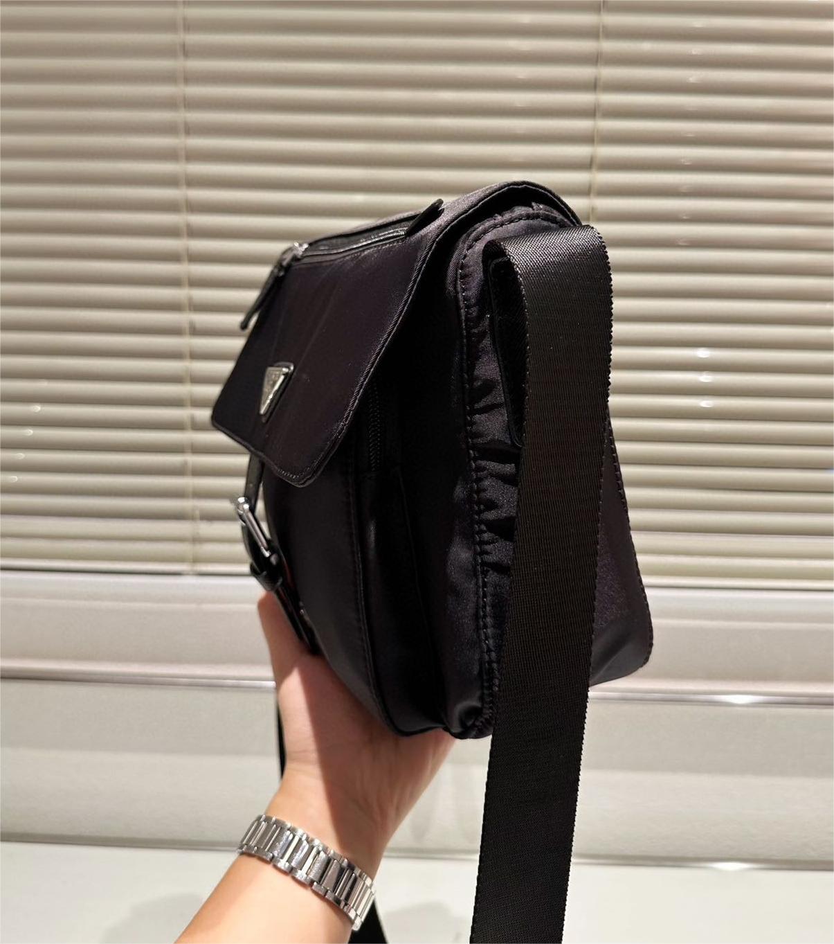★PRADA★Re-Nylon サフィアーノレザーショルダーバッグ