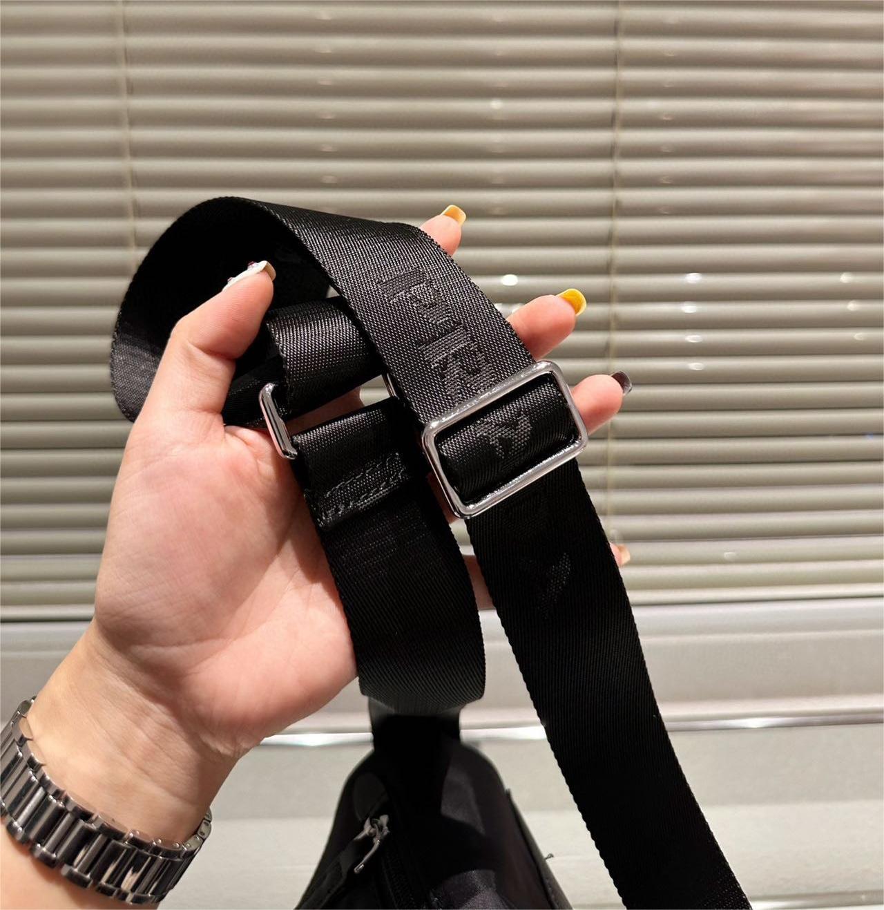 ★PRADA★Re-Nylon サフィアーノレザーショルダーバッグ