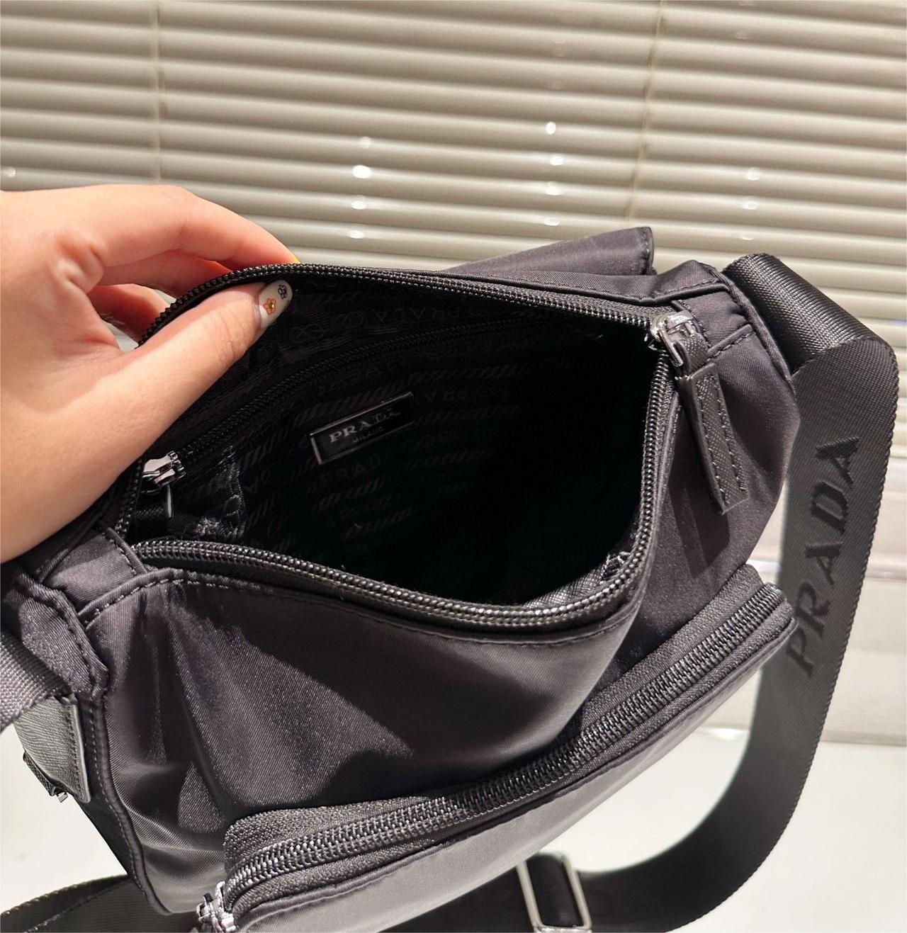 ★PRADA★Re-Nylon サフィアーノレザーショルダーバッグ