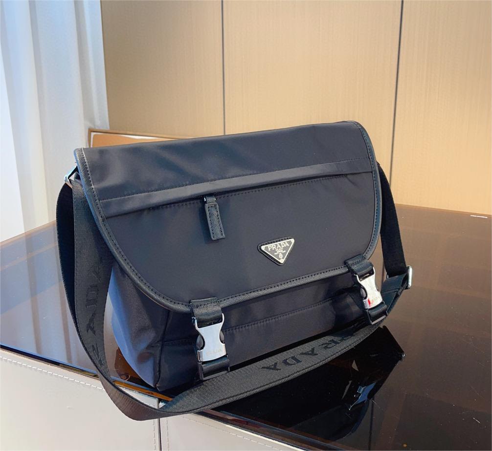 ☆PRADA Re Nylon メンズ ショルダーバッグ☆超人気