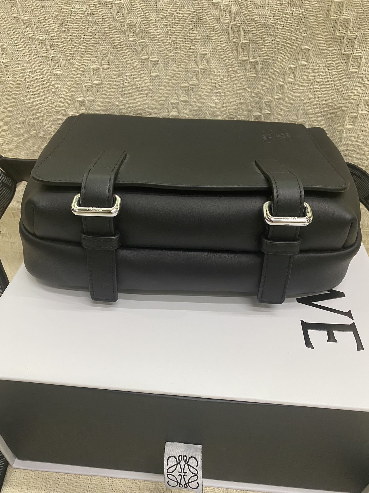 LOEWE ミリタリー スムース レザー メッセンジャーバッグ