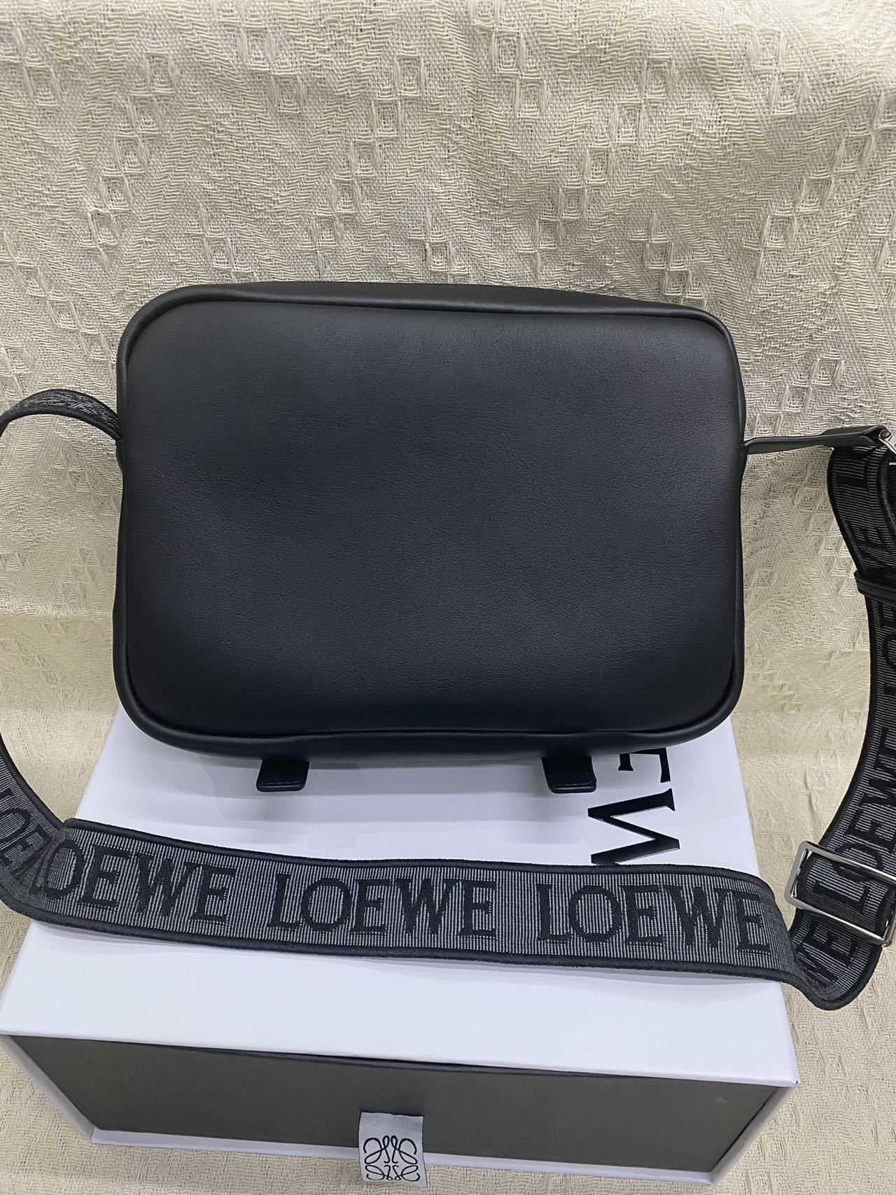LOEWE ミリタリー スムース レザー メッセンジャーバッグ