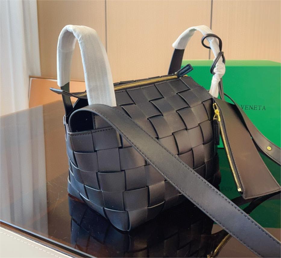 BOTTEGA VENETA ハンドバッグ