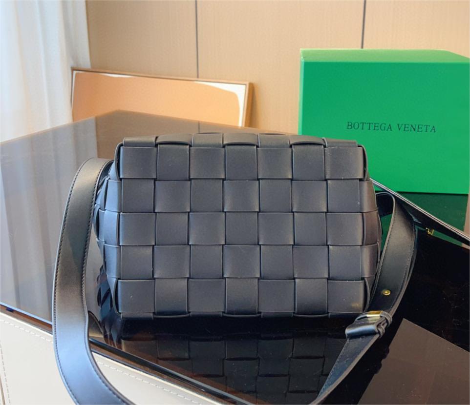 BOTTEGA VENETA ハンドバッグ