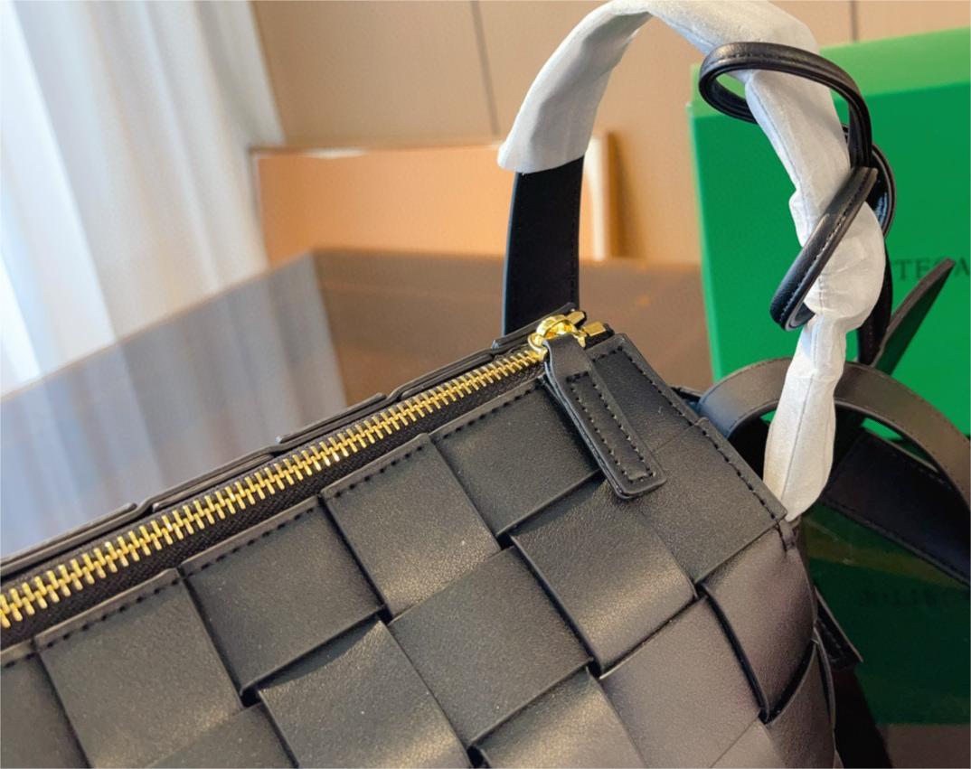 BOTTEGA VENETA ハンドバッグ