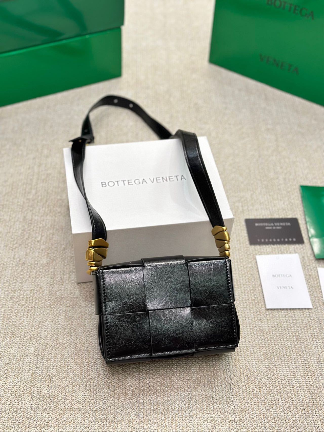 ★BOTTEGA VENETA ショルダーバッグ