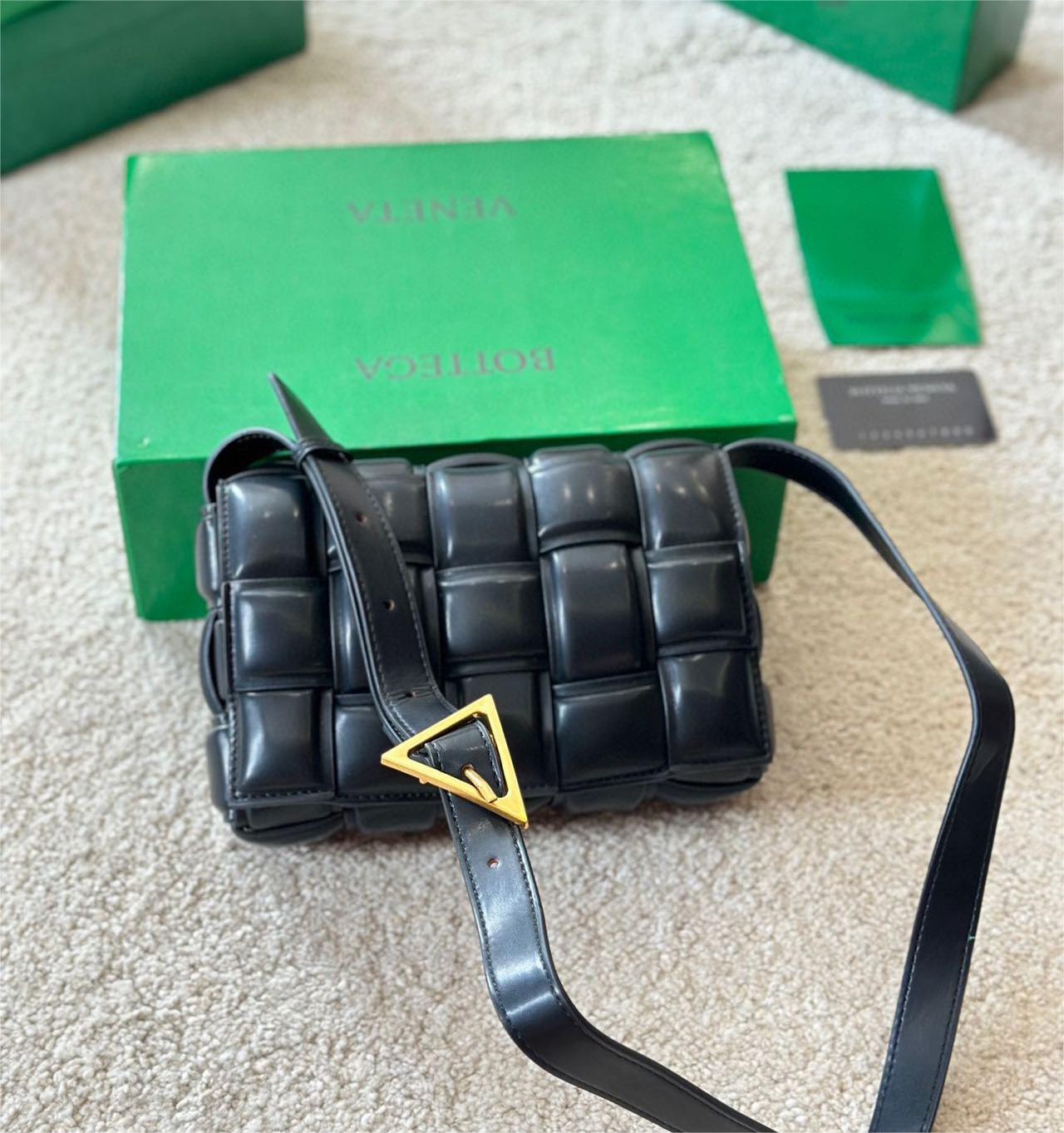 ボッテガヴェネタ ショルダーバッグ