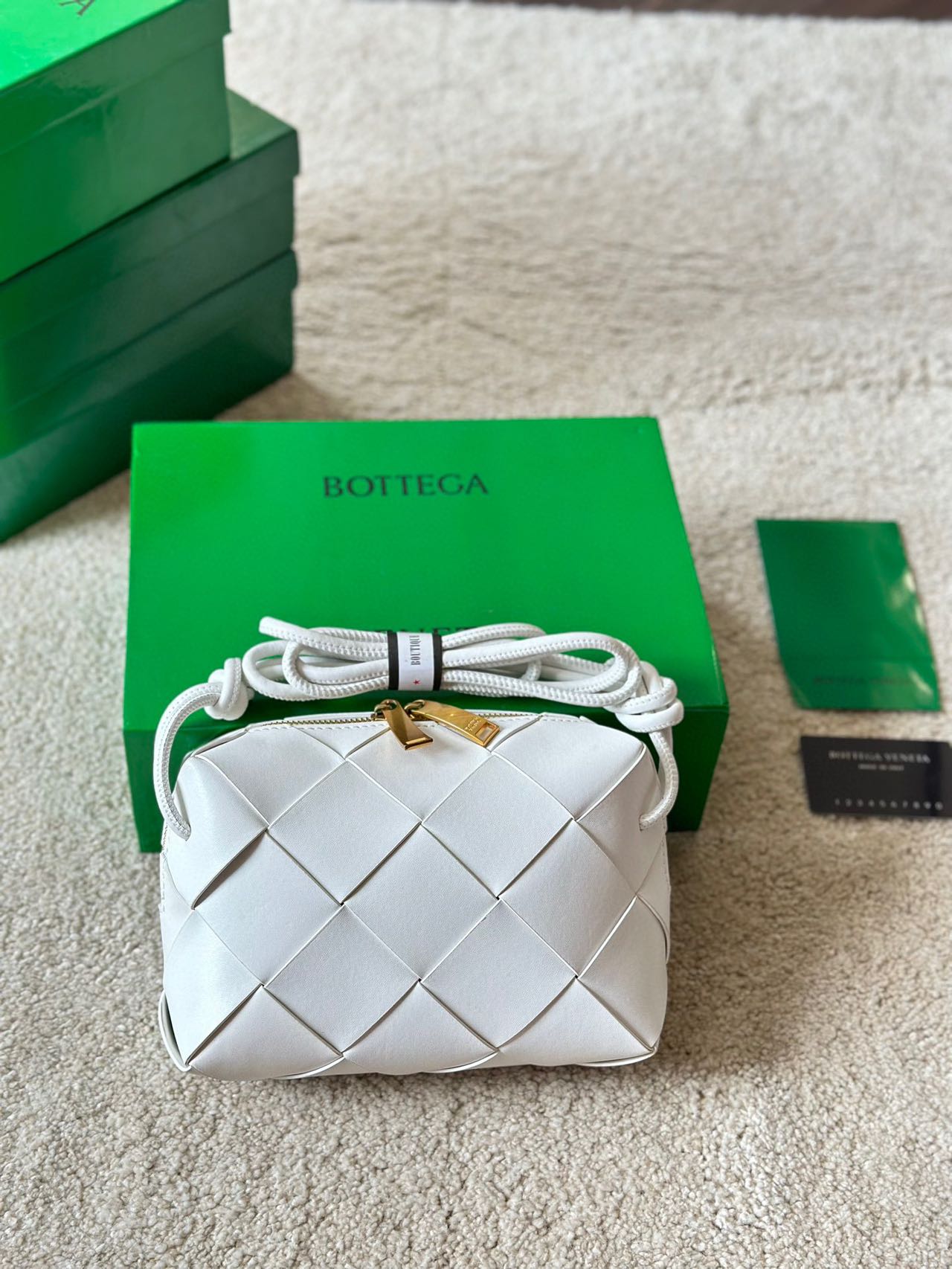 ★BOTTEGA VENETA*Cassette  カセット バッグ