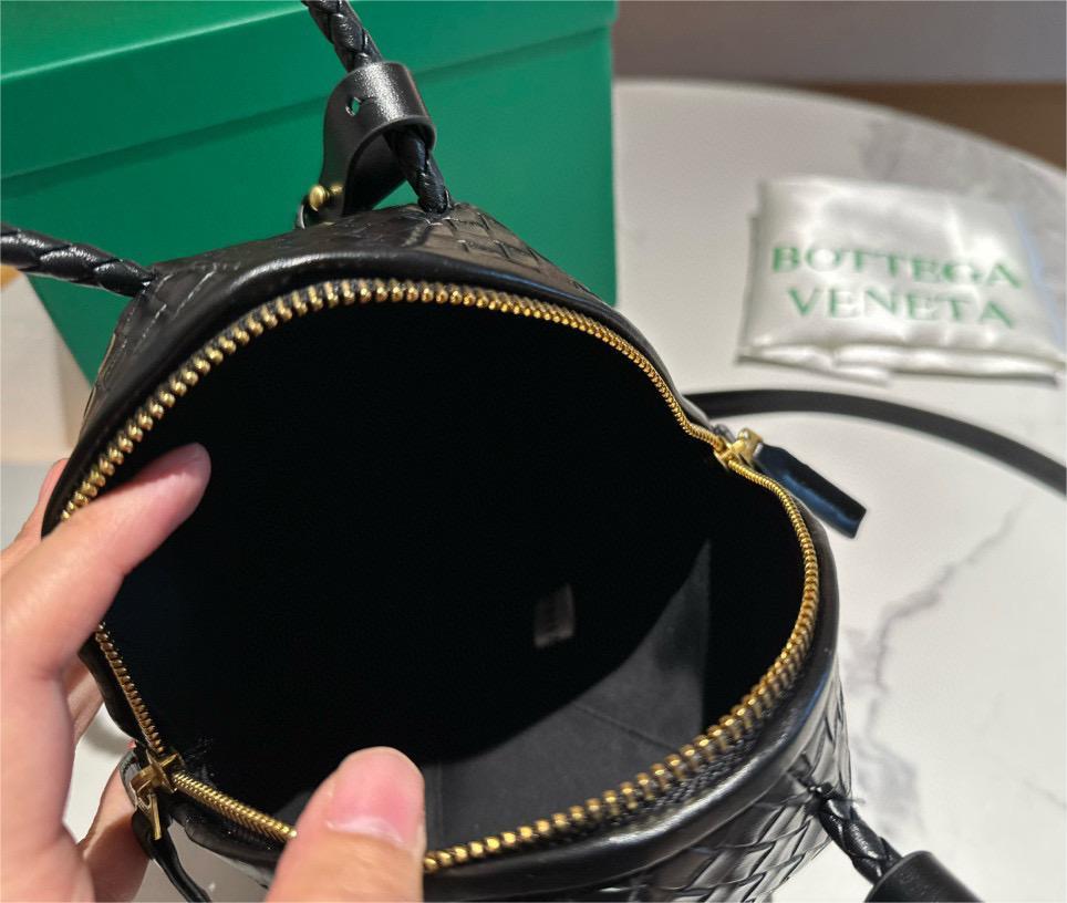 ◆BOTTEGA VENETA ショルダーバッグ