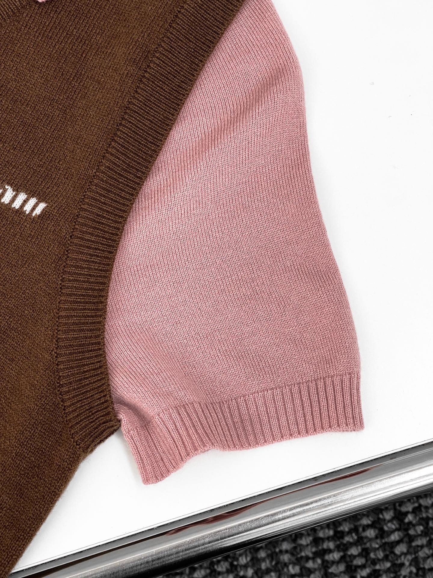 miumiu カシミヤxウール ポロセーター