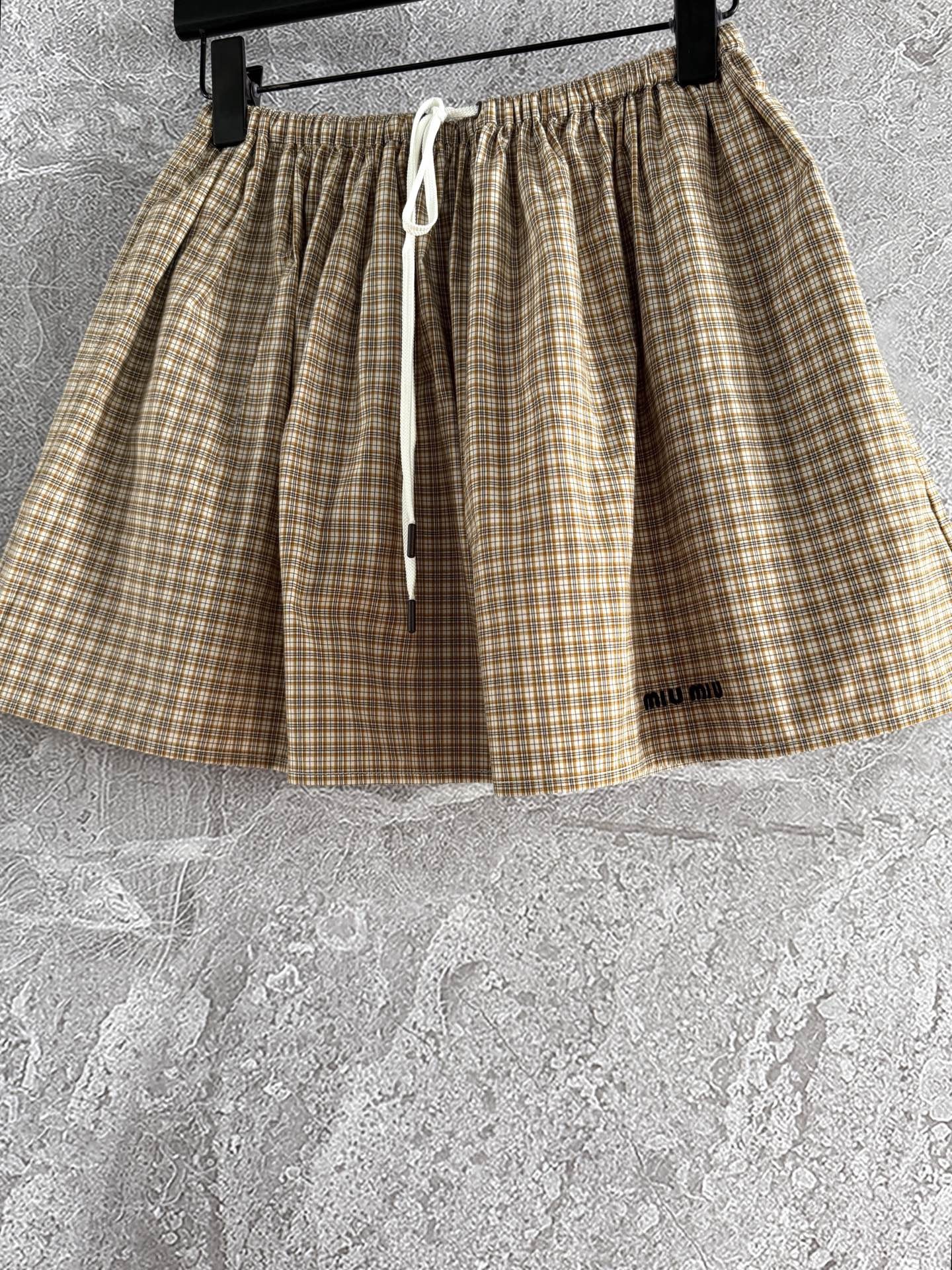 miumiu チェック ミニスカート