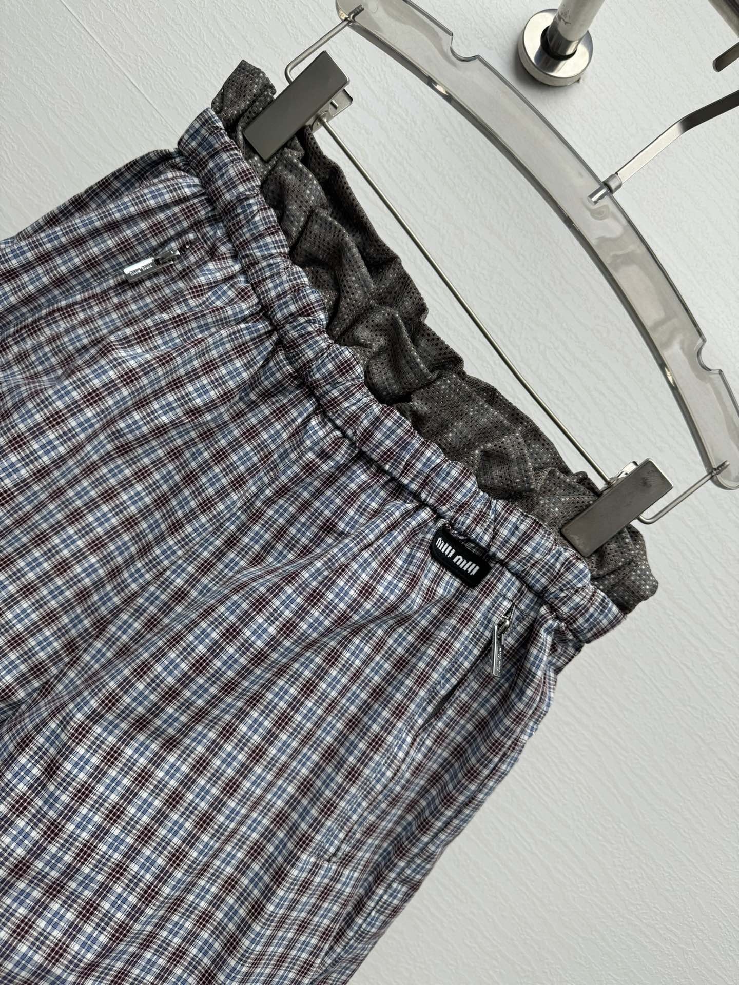 miumiu チェック テクニカルファブリック バミューダパンツ