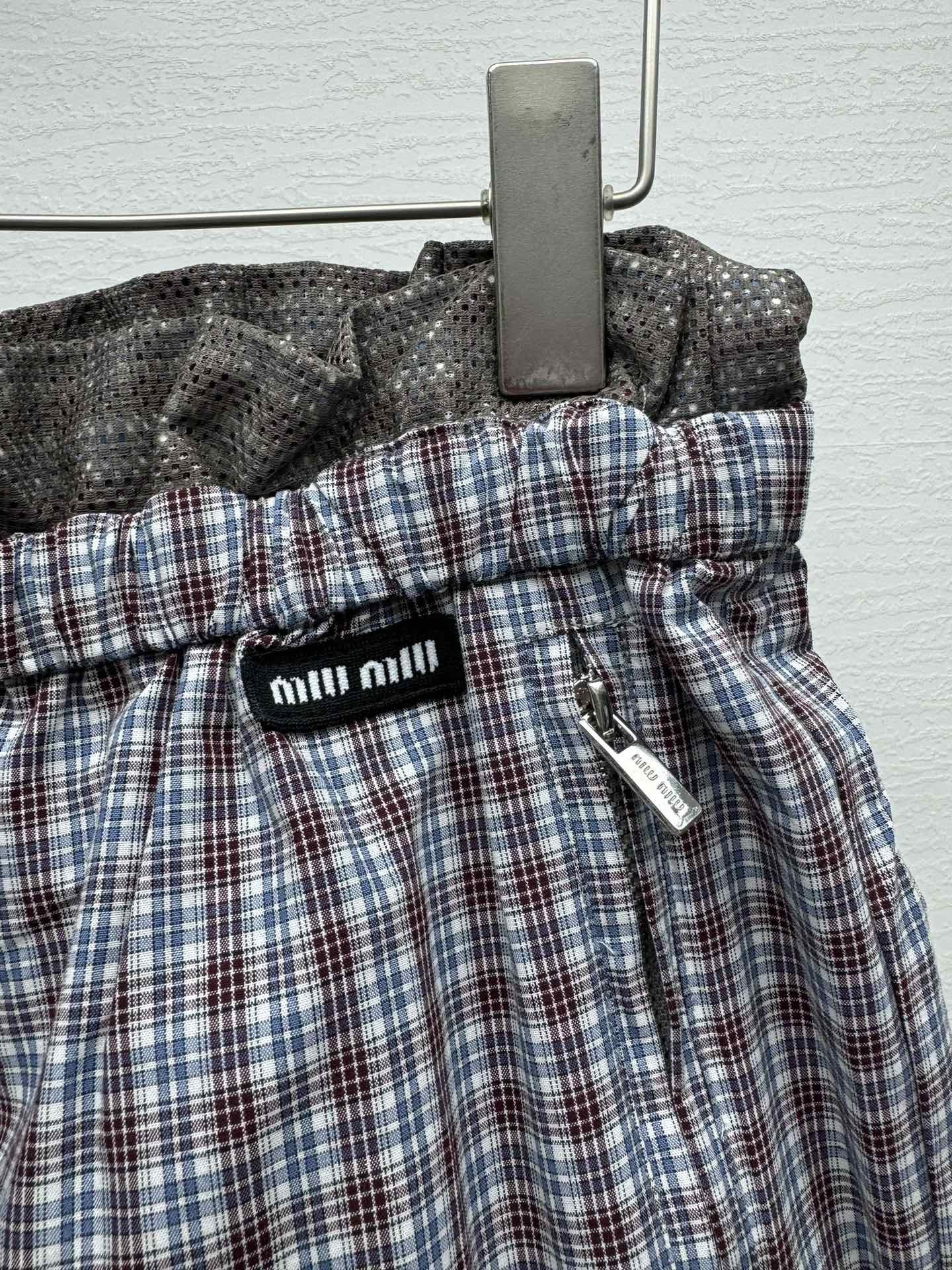 miumiu チェック テクニカルファブリック バミューダパンツ