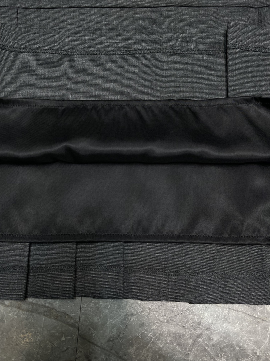 miumiu プリーツ グリザイユ ミニドレス