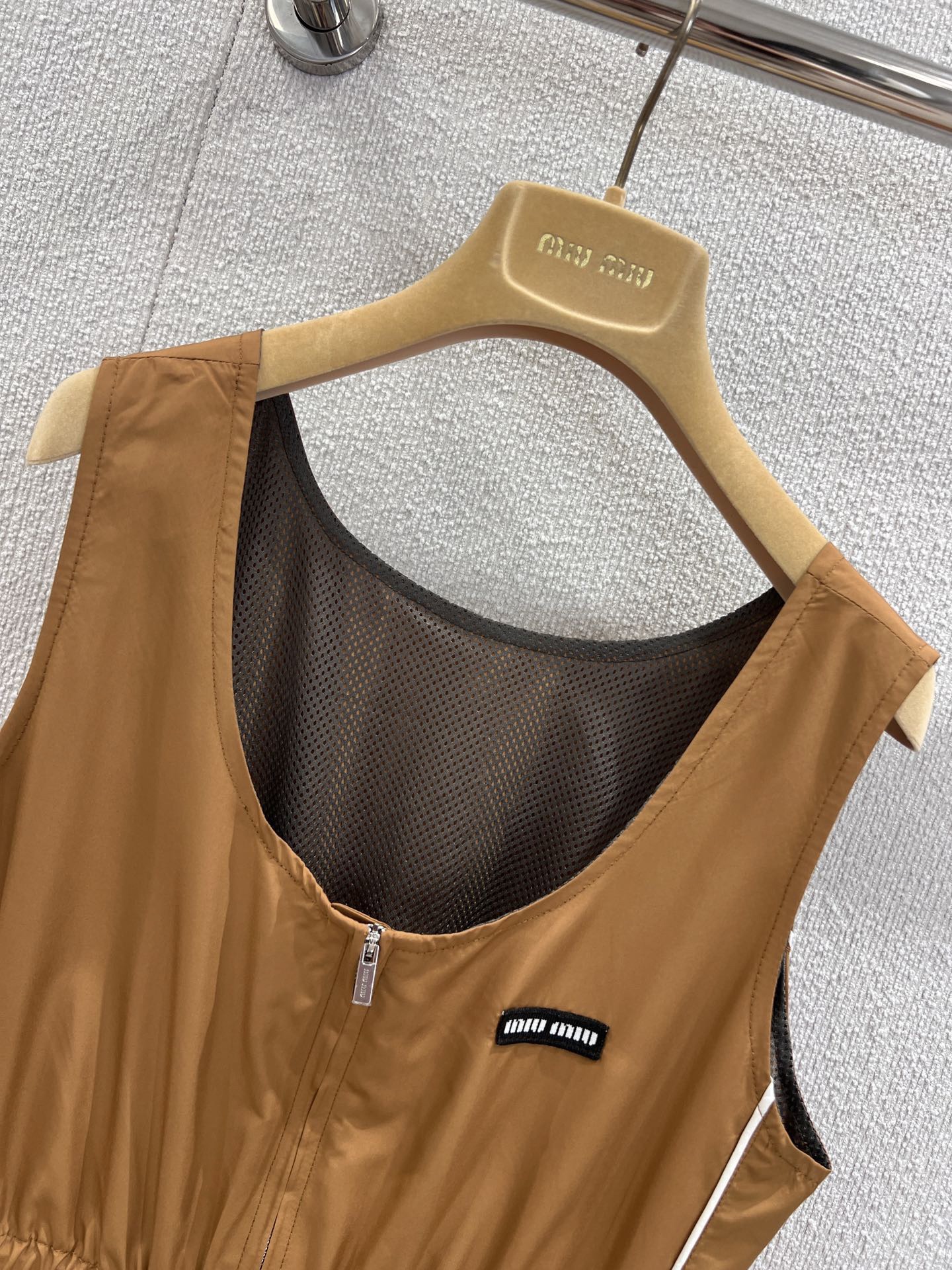 miumiu テクニカルシルクドレス