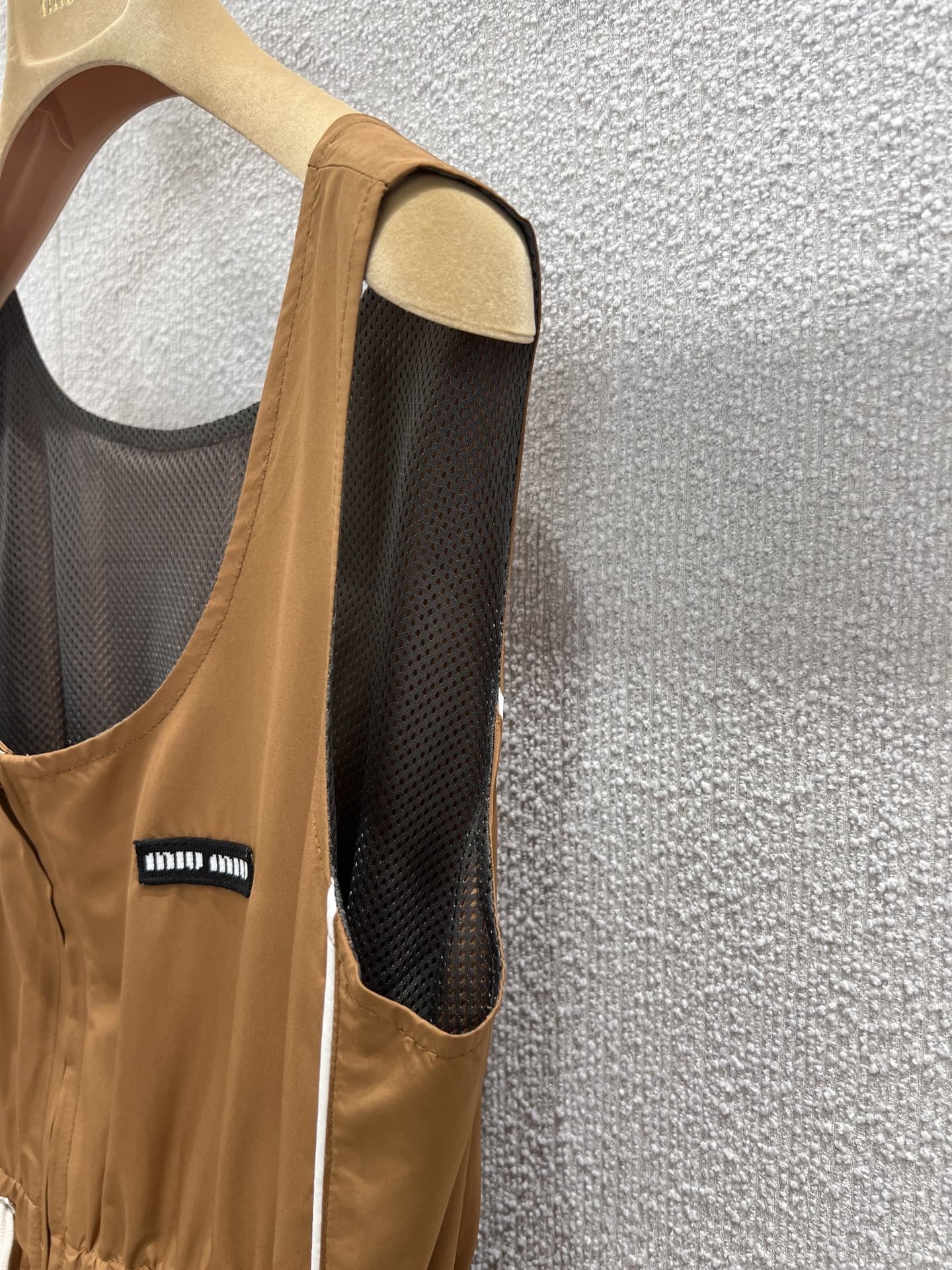 miumiu テクニカルシルクドレス