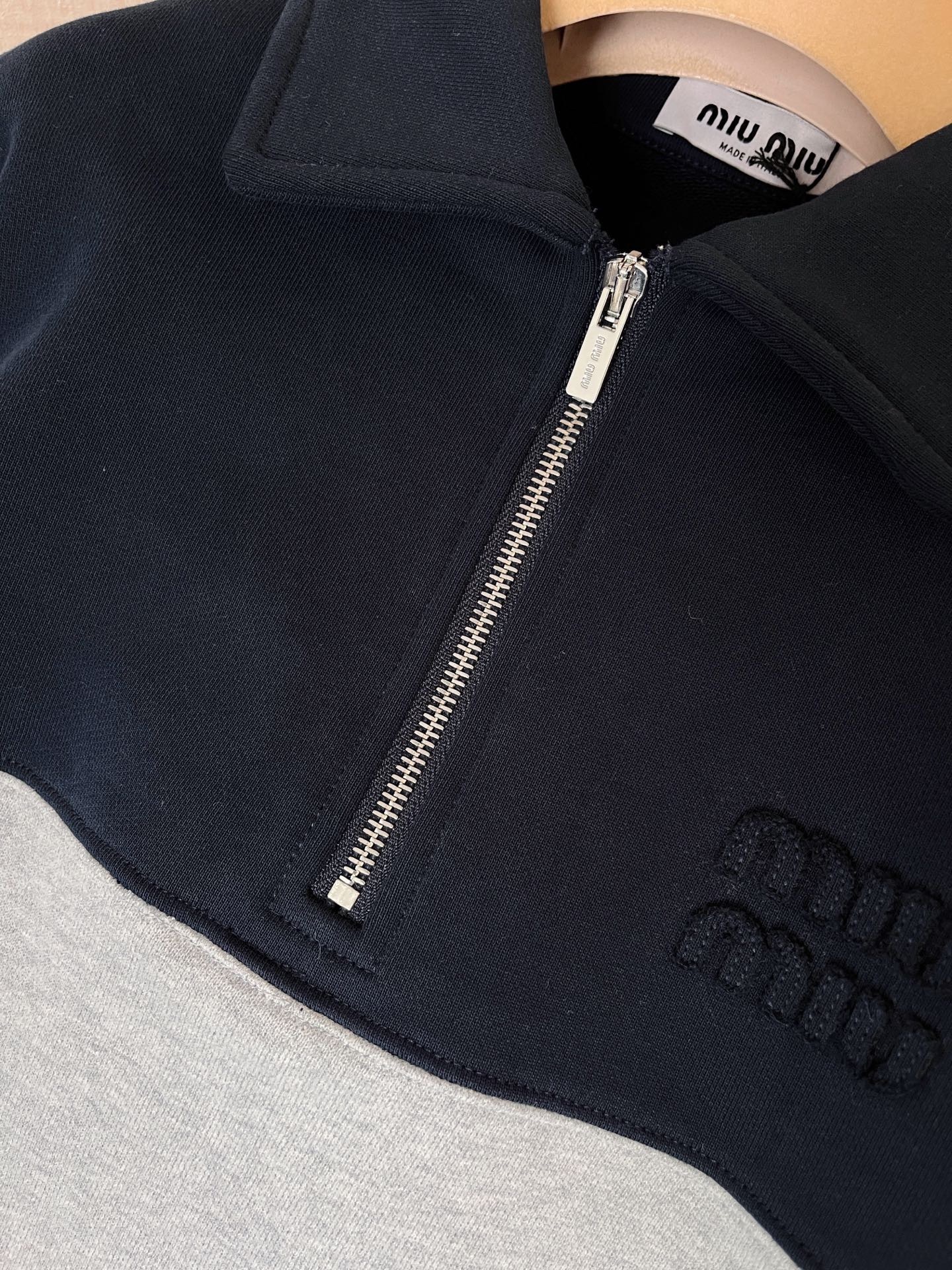 miumiu ハーフジップ コットン スウェットシャツ