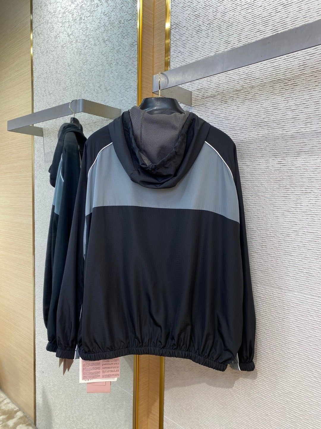 miumiu テクニカルシルク ジップブルゾンジャケット