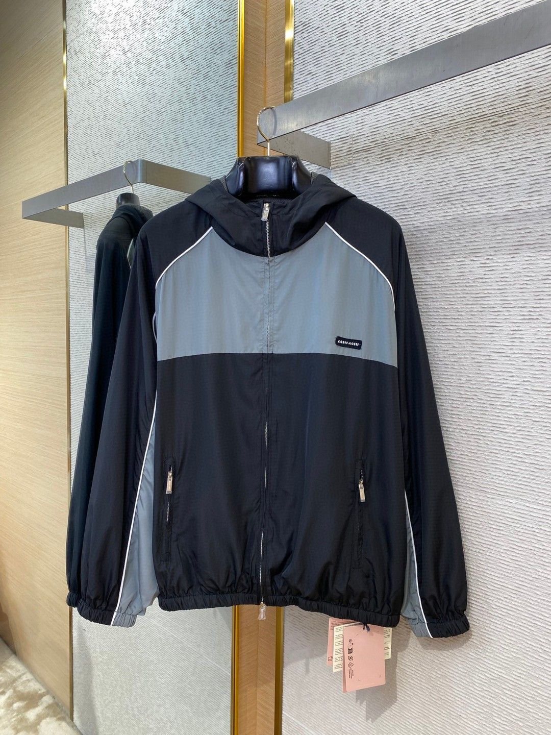 miumiu テクニカルシルク ジップブルゾンジャケット