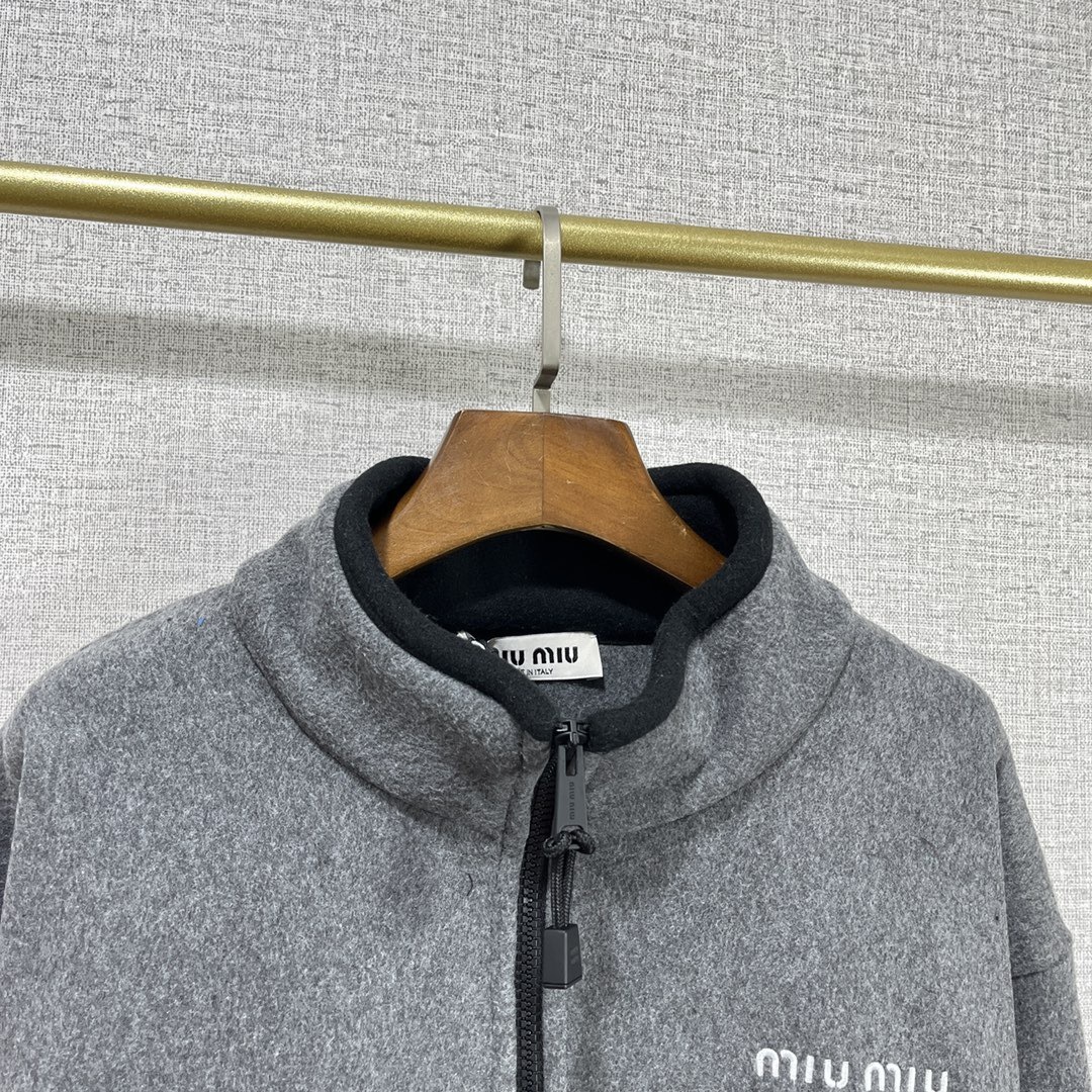 miumiu フリース スウェットシャツ