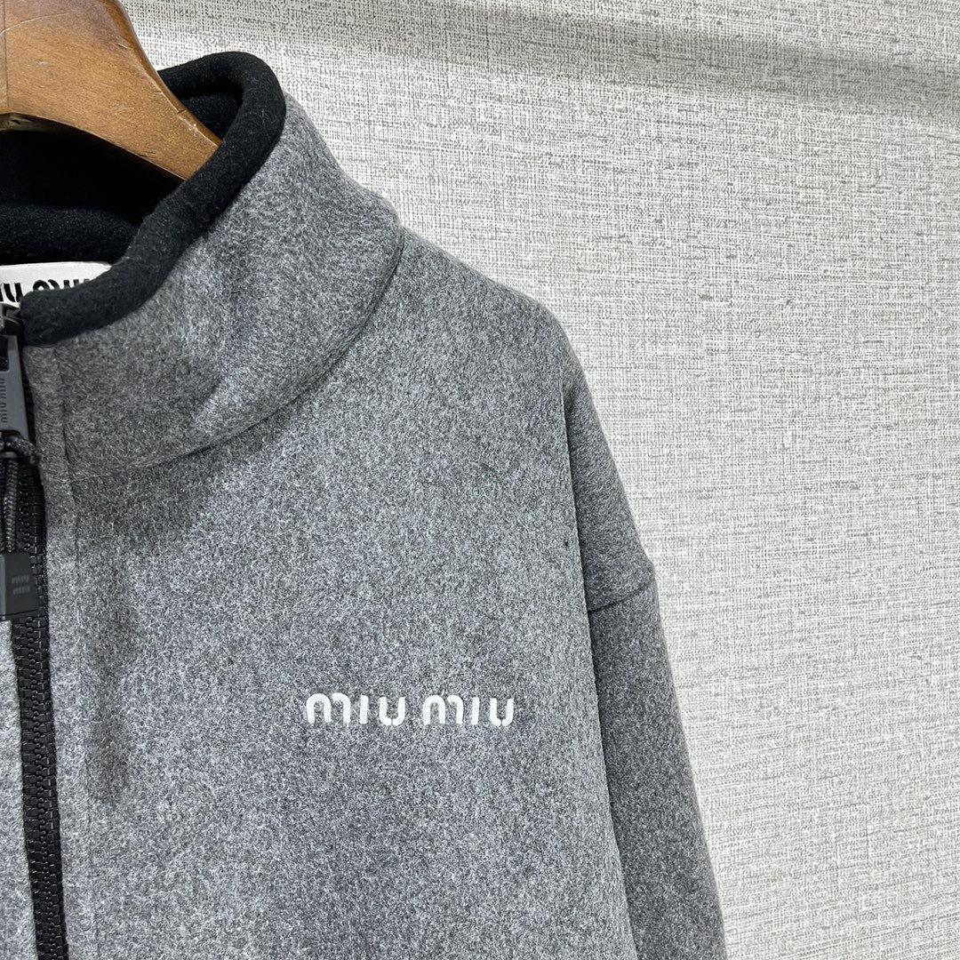 miumiu フリース スウェットシャツ