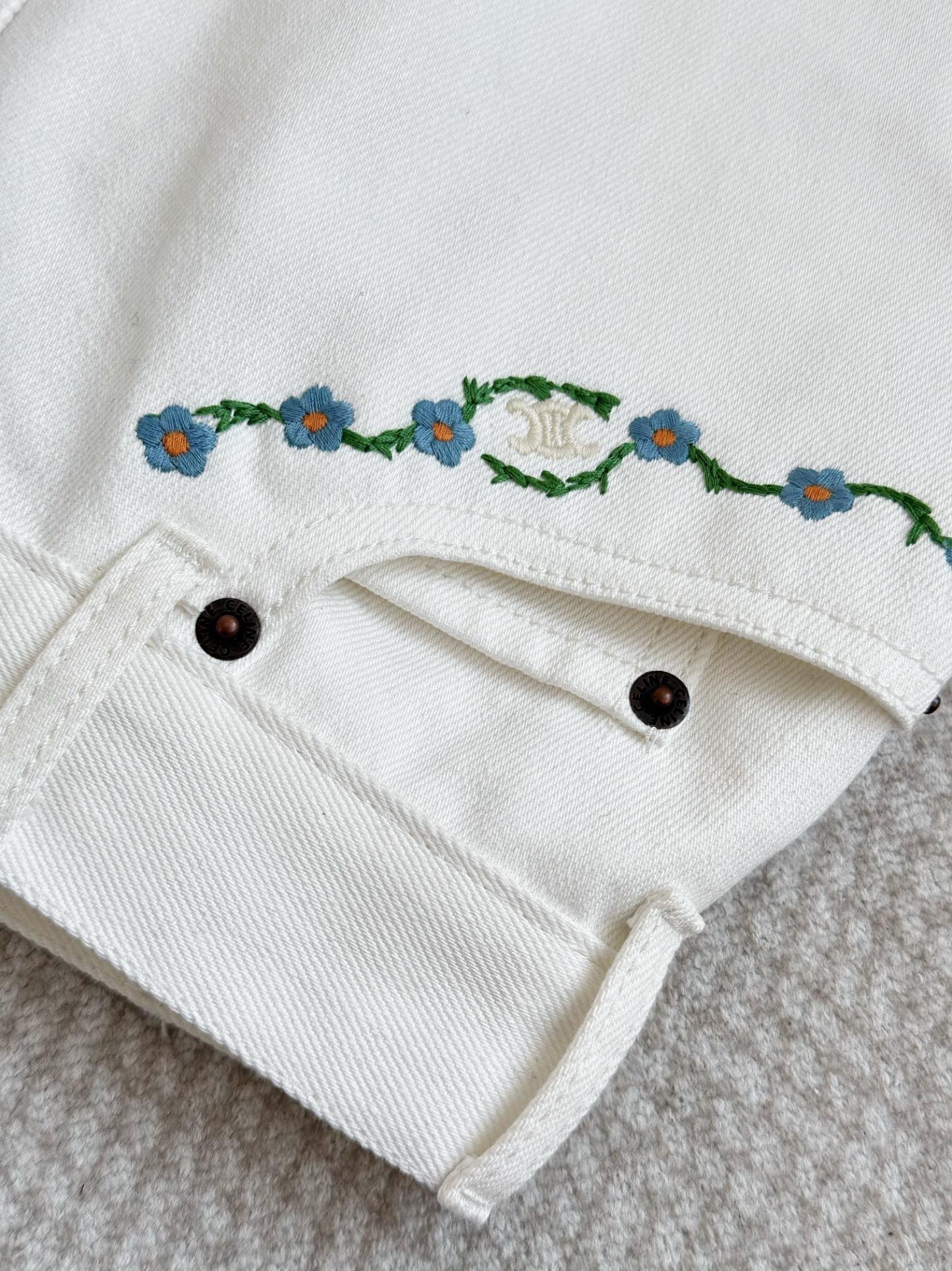 CELINE エンブロイダリー ミニスカート / ローウォッシュ ホワイトデニム