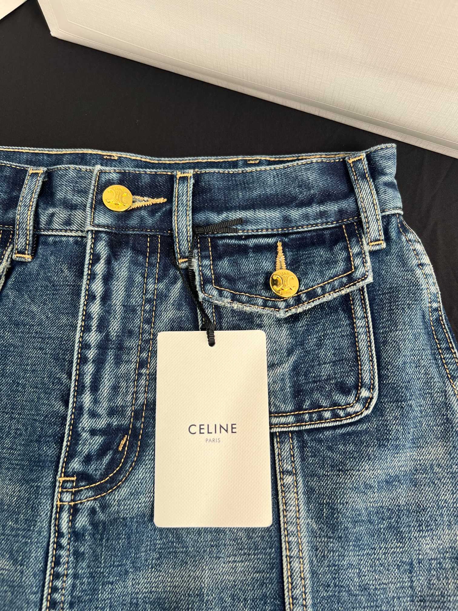 CELINE マストアイテム デニム Mini Skirt