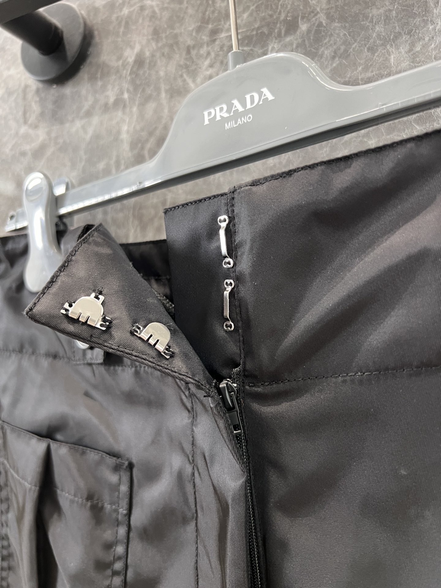 Prada Re-Nylon ショートパンツ