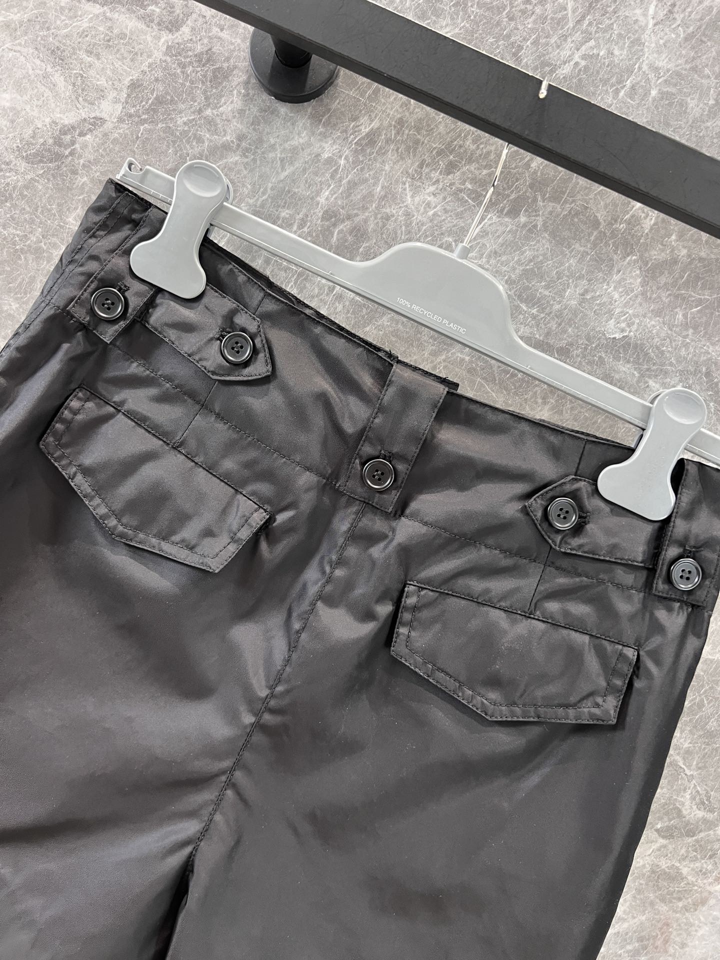 Prada Re-Nylon ショートパンツ