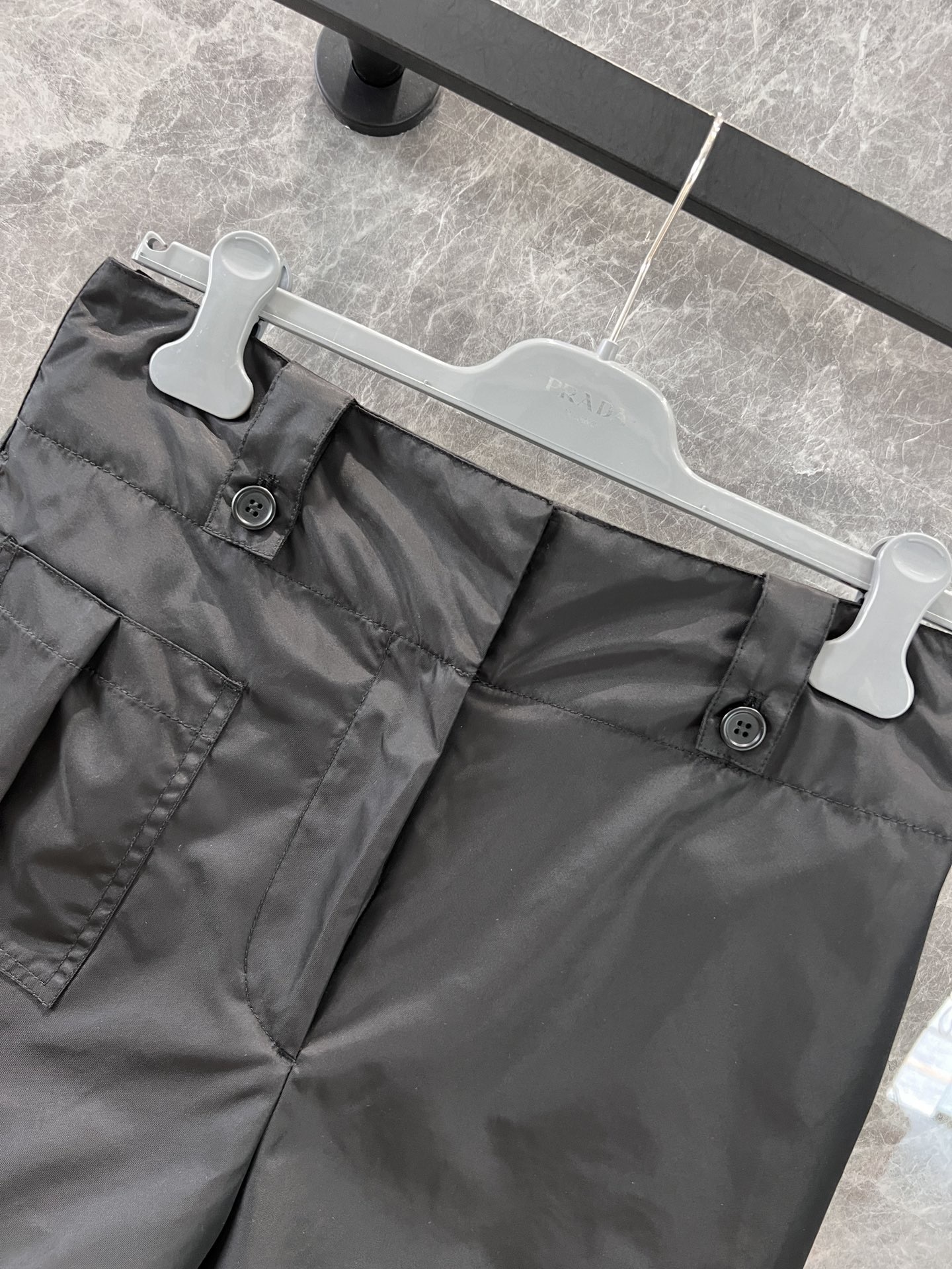 Prada Re-Nylon ショートパンツ