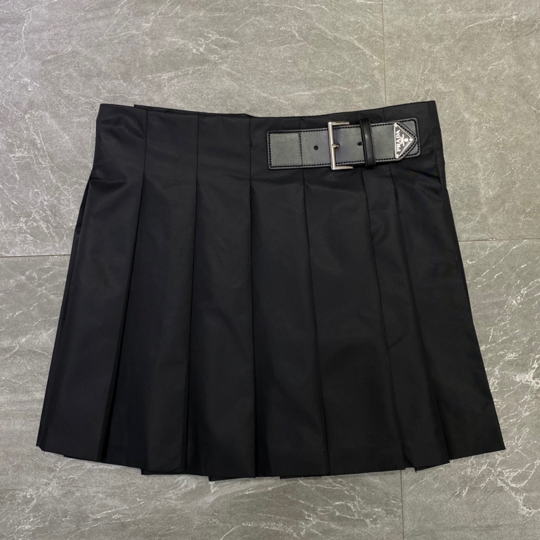 Prada Re-Nylon プリーツ ミニスカート