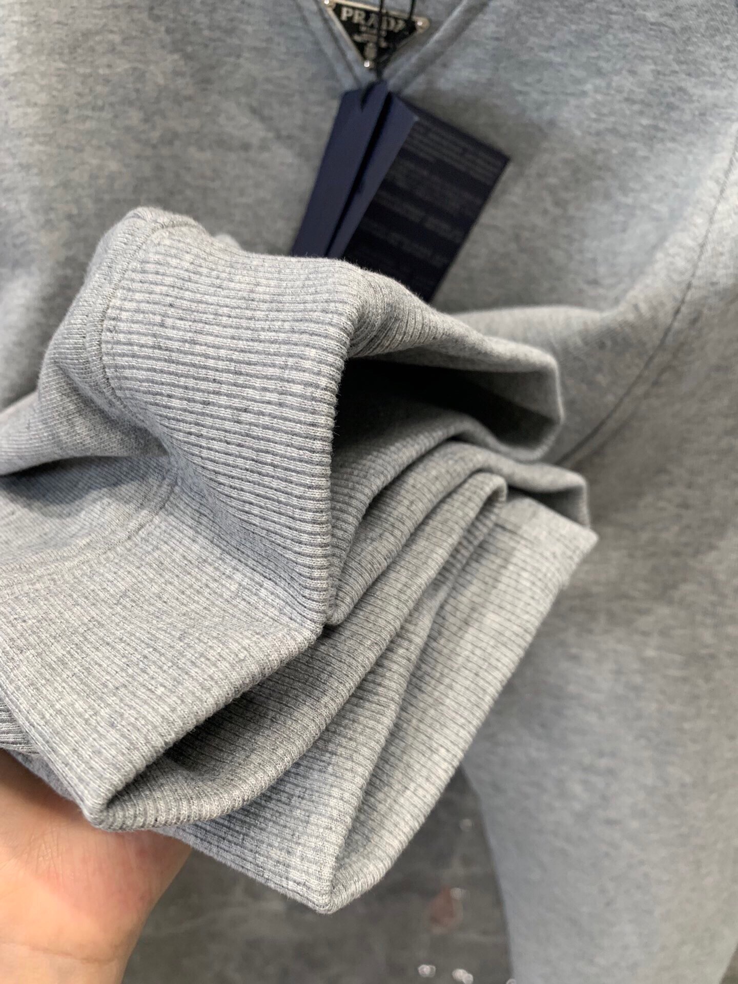 Prada 長袖スウェットシャツ