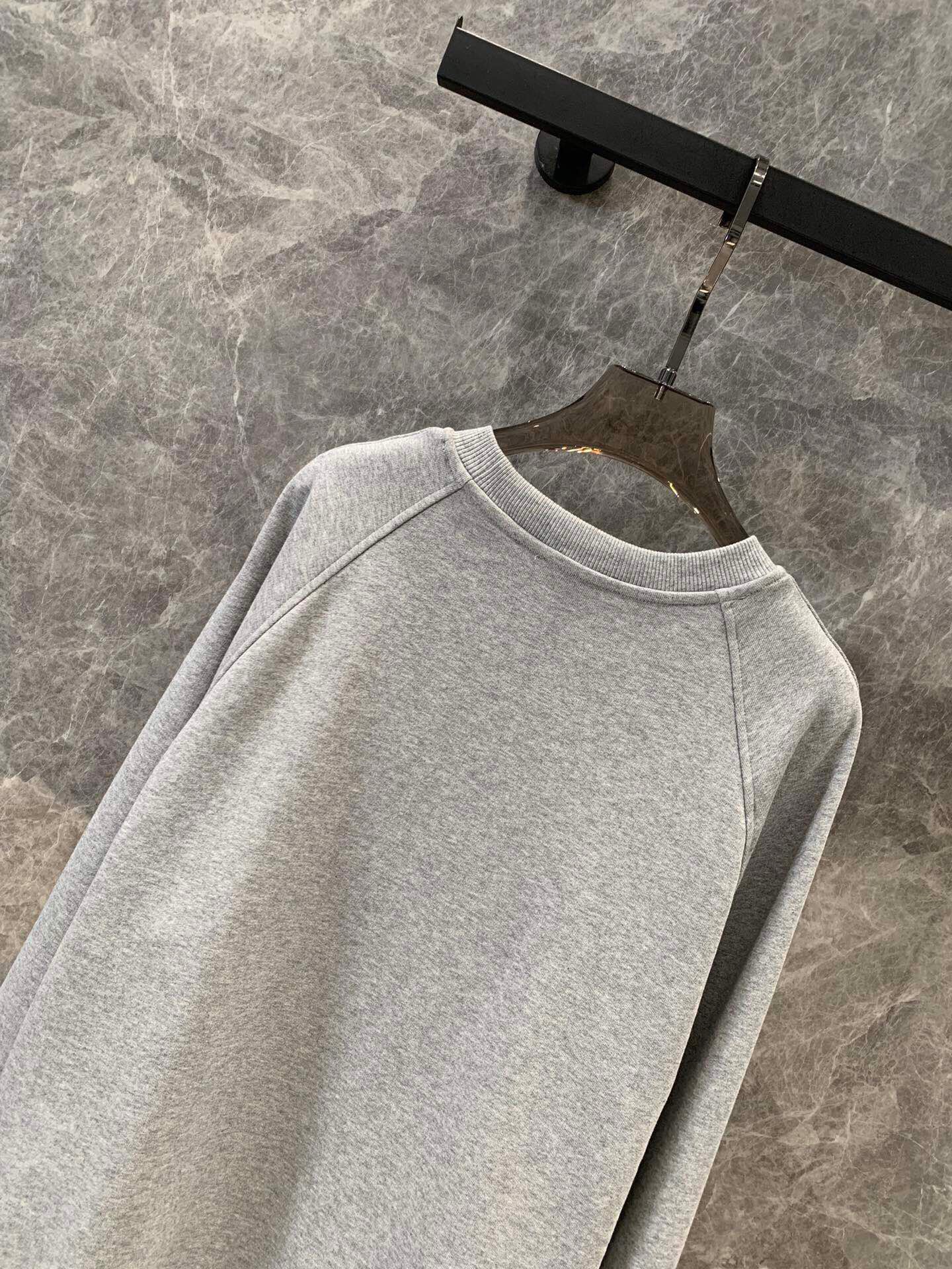 Prada 長袖スウェットシャツ