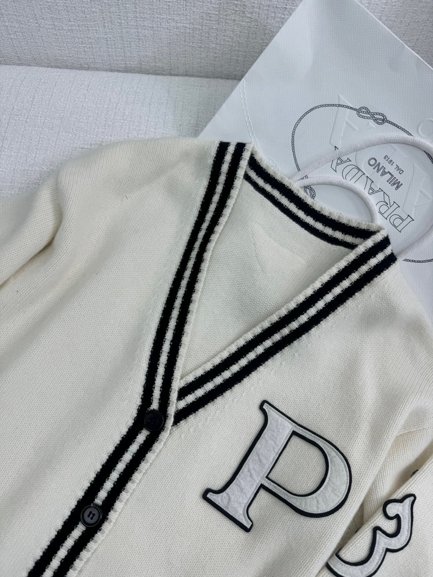 Prada ウールxカシミヤ カーディガン