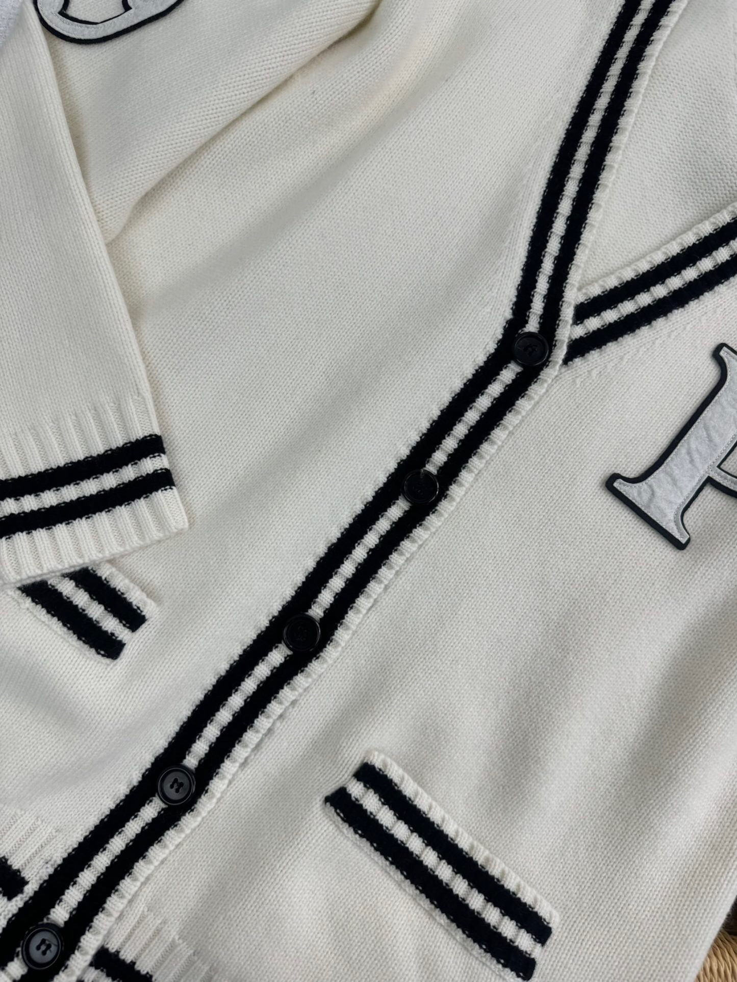 Prada ウールxカシミヤ カーディガン