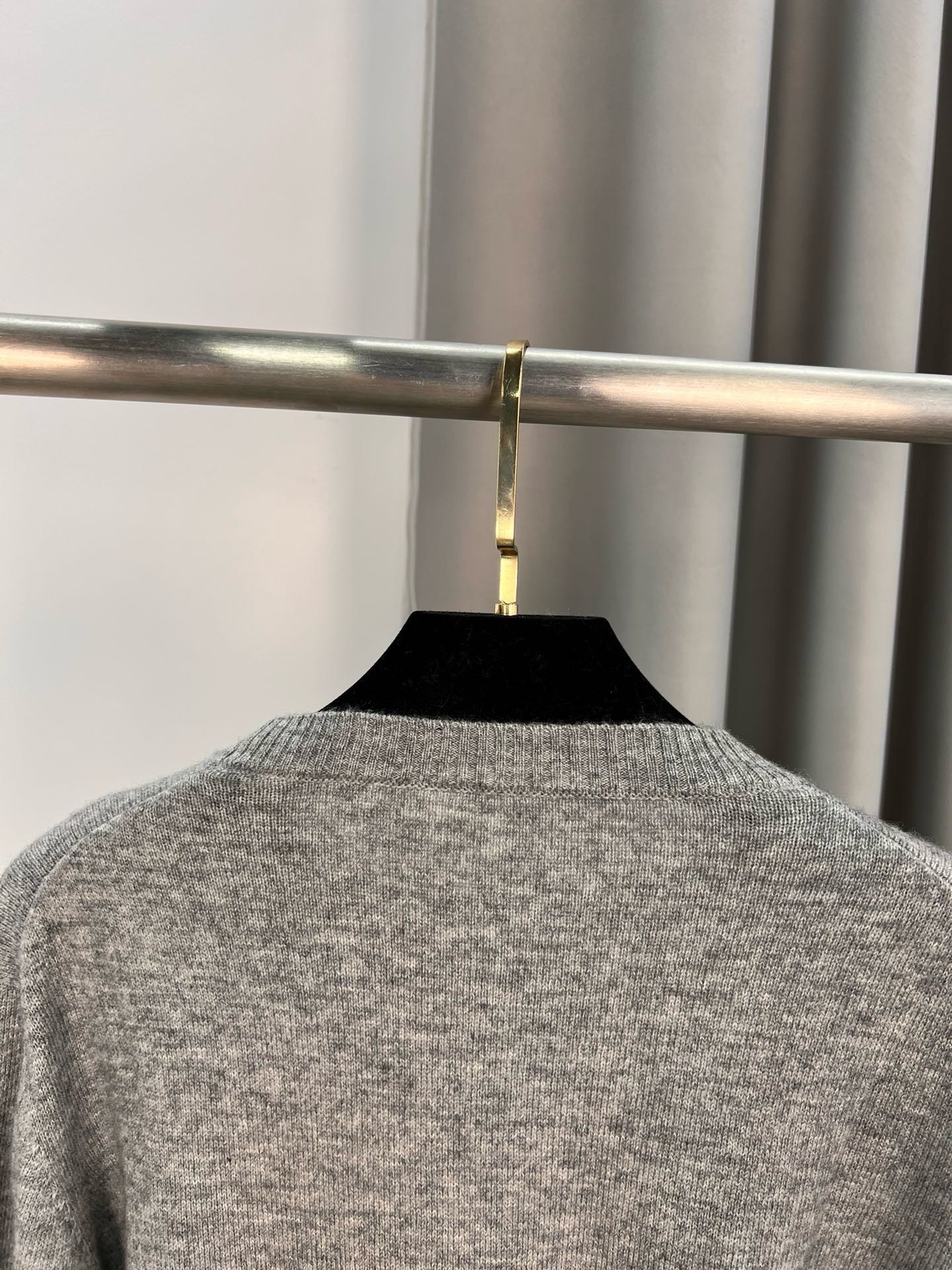 Prada ウールxカシミヤ セーター