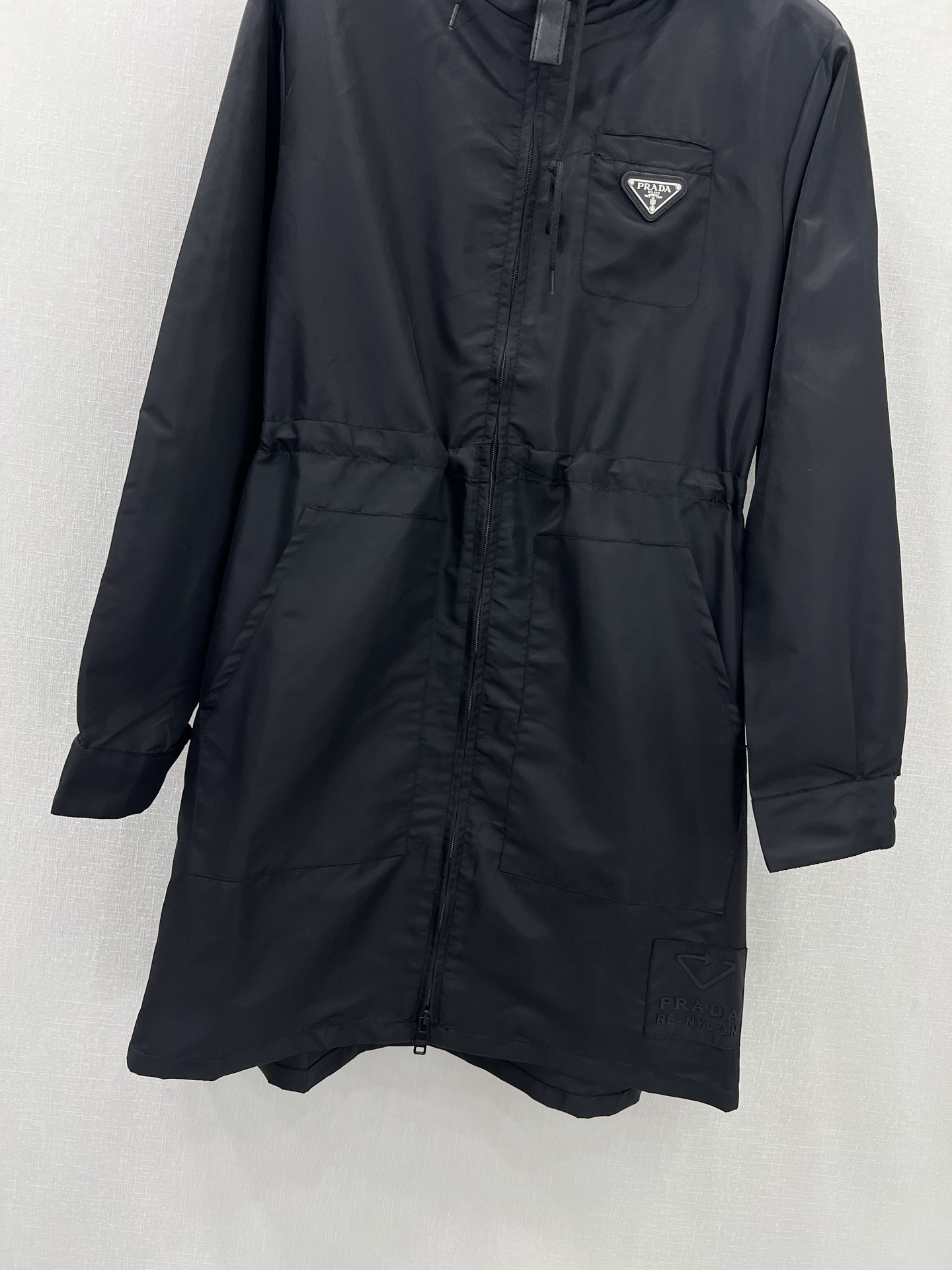 Prada Re-Nylon レインコート