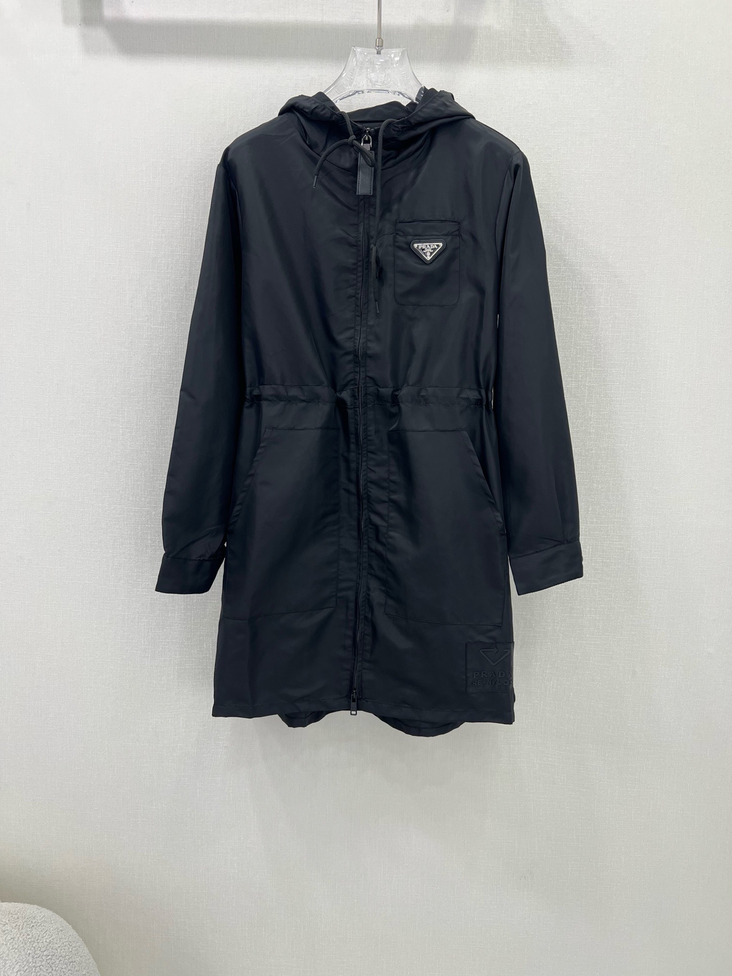 Prada Re-Nylon レインコート
