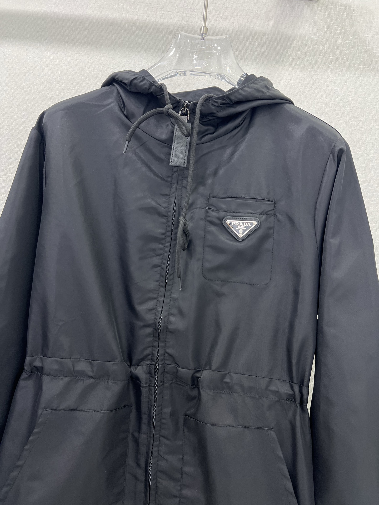 Prada Re-Nylon レインコート