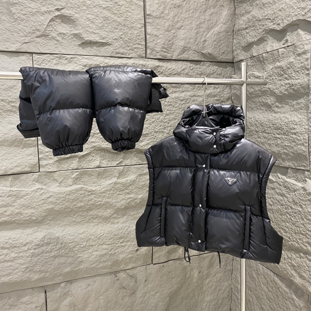 Prada Re-Nylon クロップド コンバーチブル ダウンジャケット
