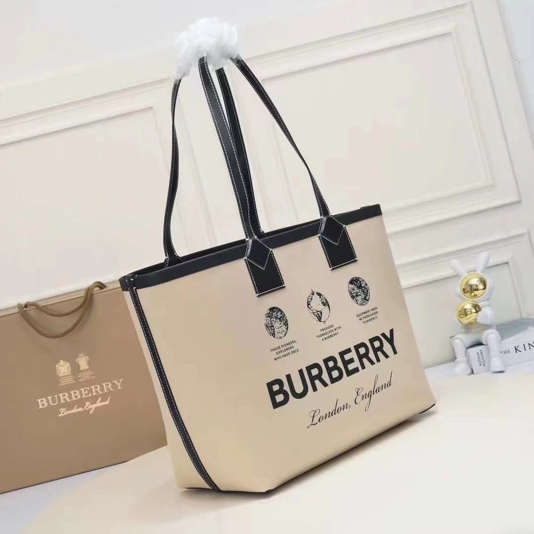 ☆【BURBERRY】☆バーバリー トートバッグ HERITAGE TOTE☆