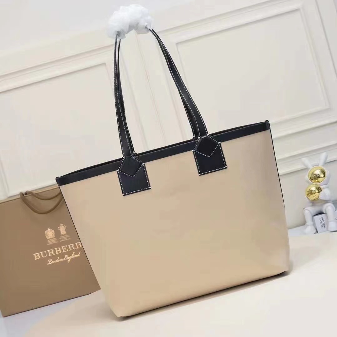 ☆【BURBERRY】☆バーバリー トートバッグ HERITAGE TOTE☆