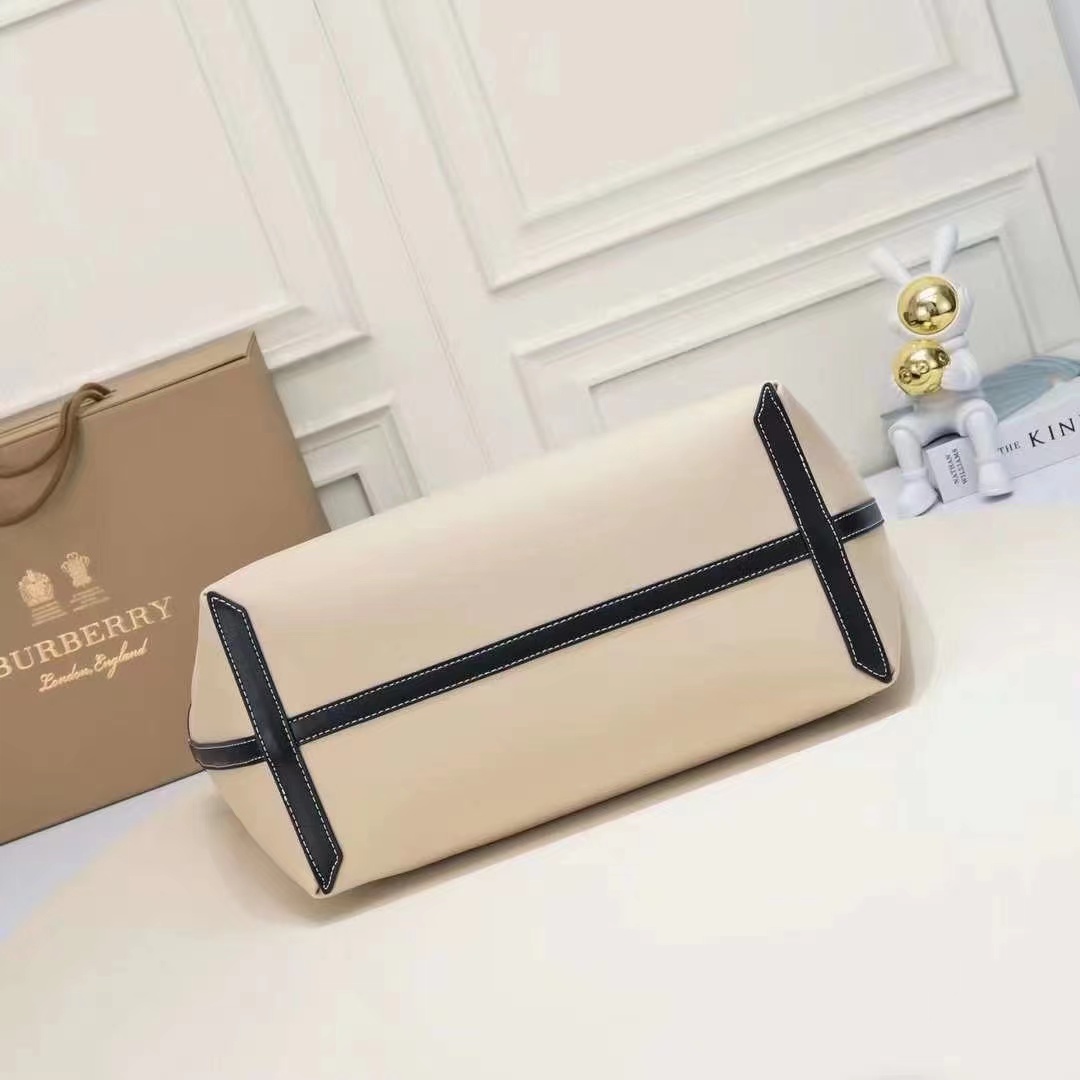 ☆【BURBERRY】☆バーバリー トートバッグ HERITAGE TOTE☆