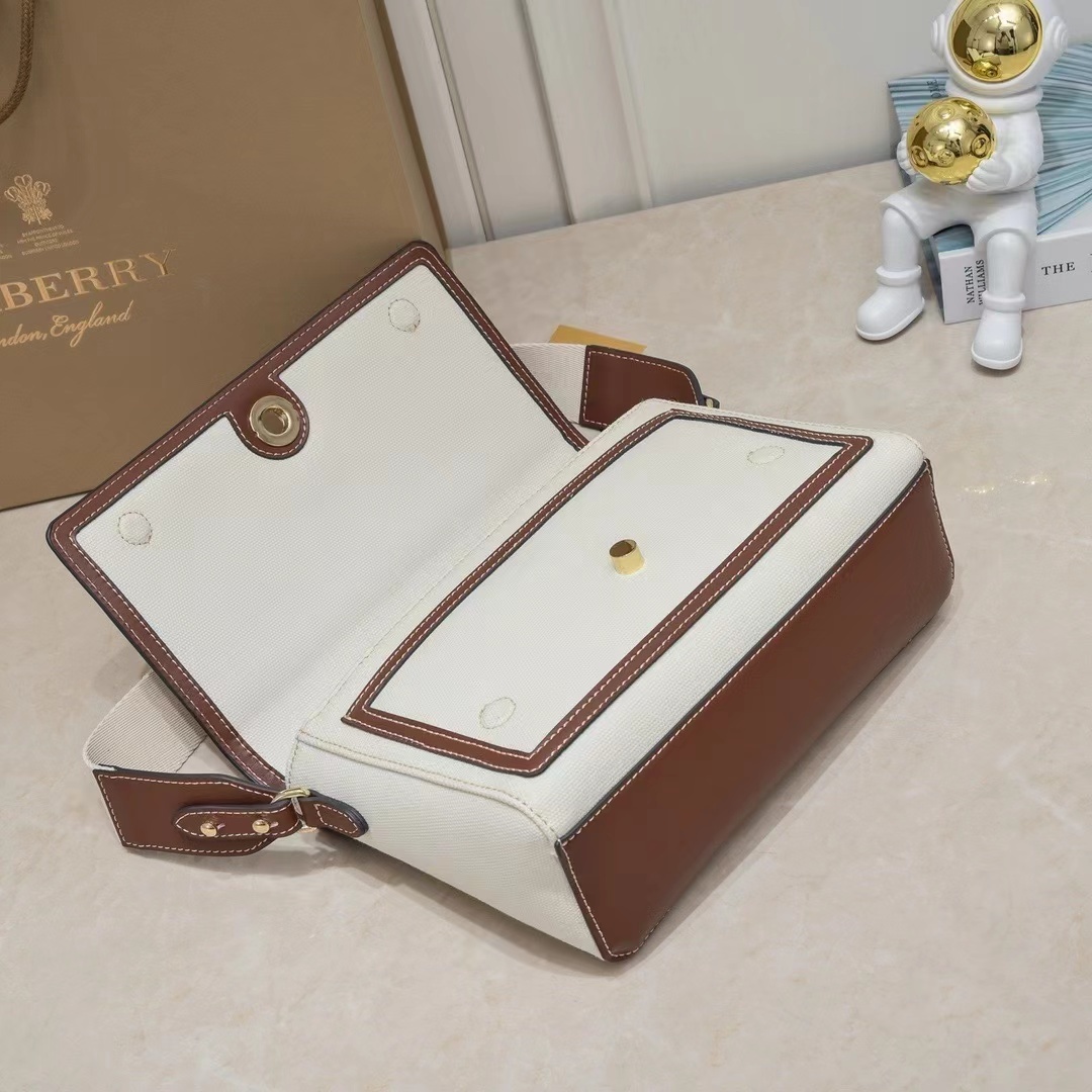 BURBERRY ノート ミディアム キャンバスバッグ