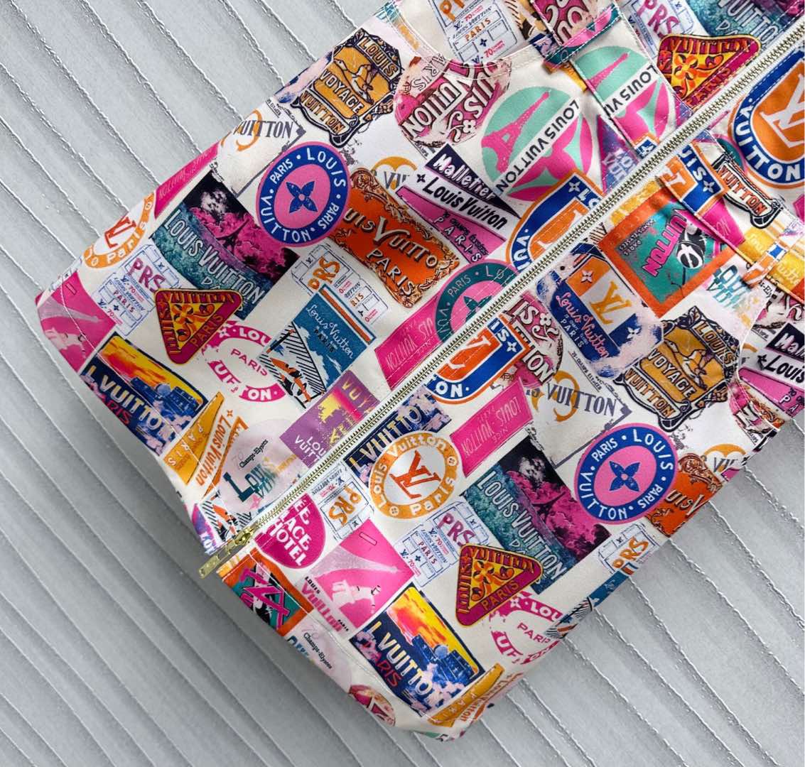 Louis vuitton トラベルパッチ ジップアップドレス