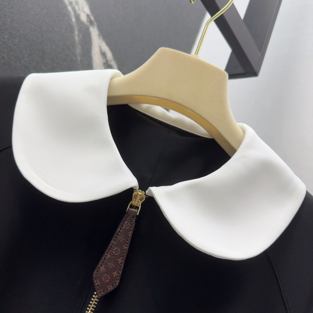 Louis vuitton テクニカルジャージーピーターパンカラードレス