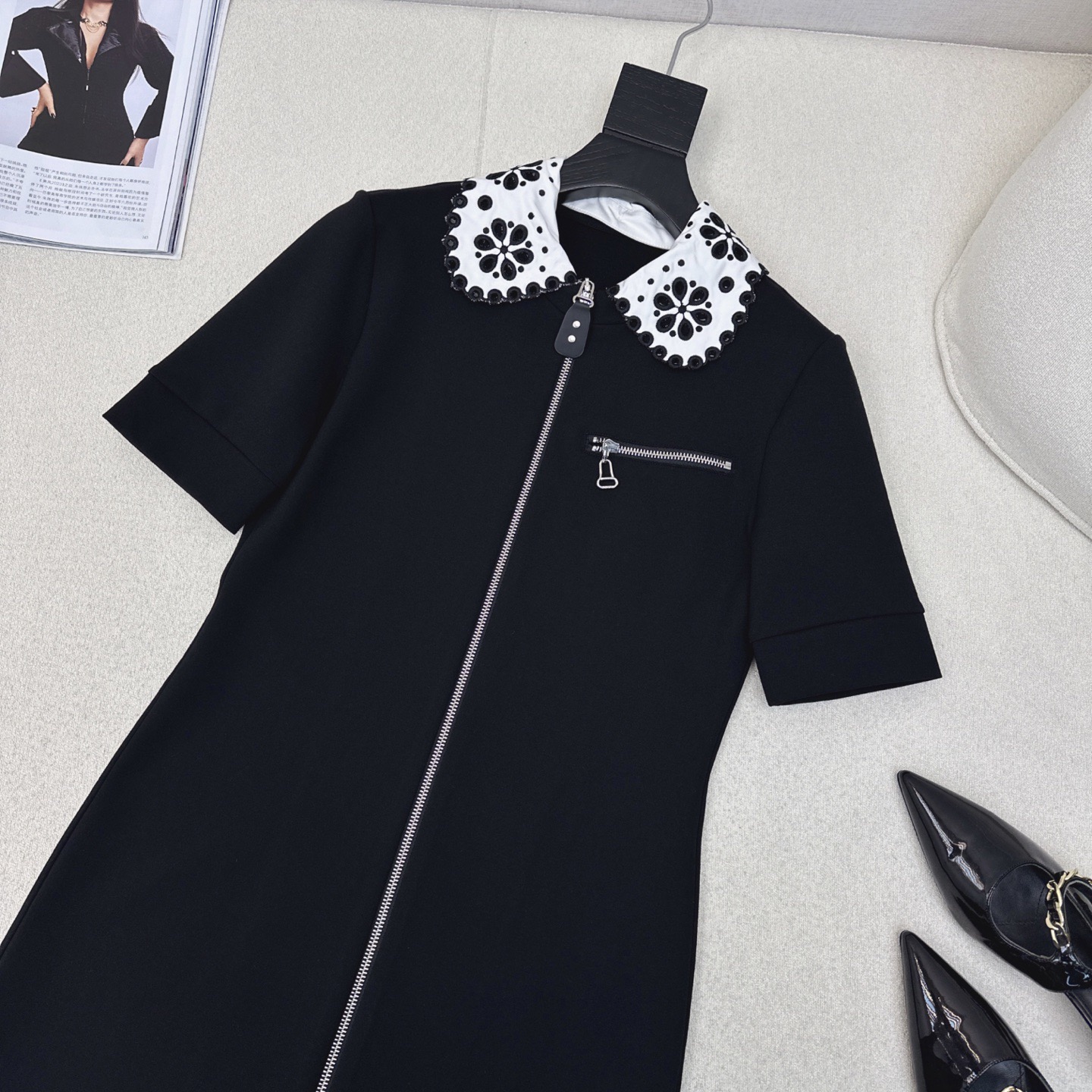 Louis vuitton ブロイダリーカラージップアップニットドレス