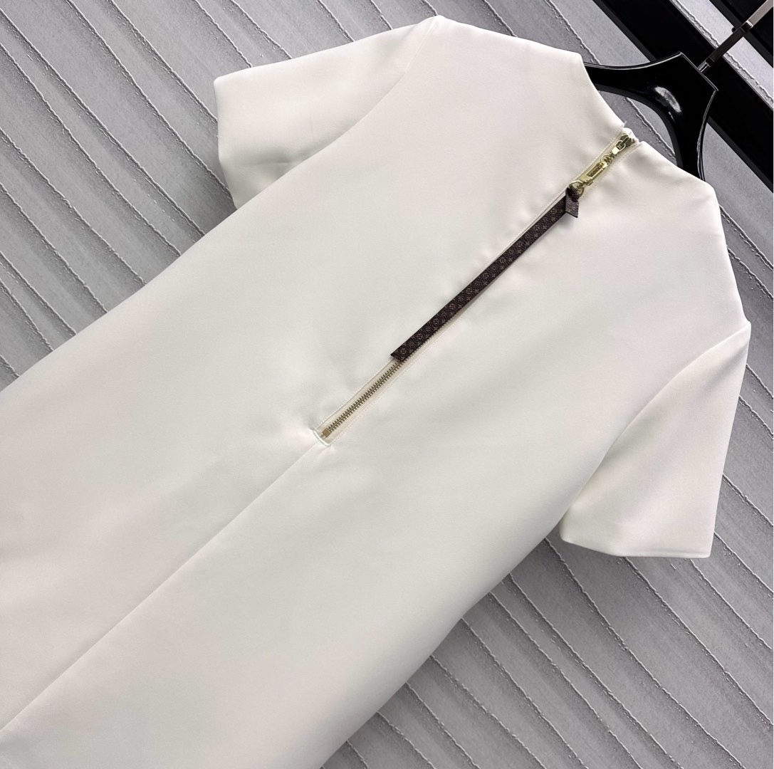 Louis vuitton アンカーボタン Aラインドレス