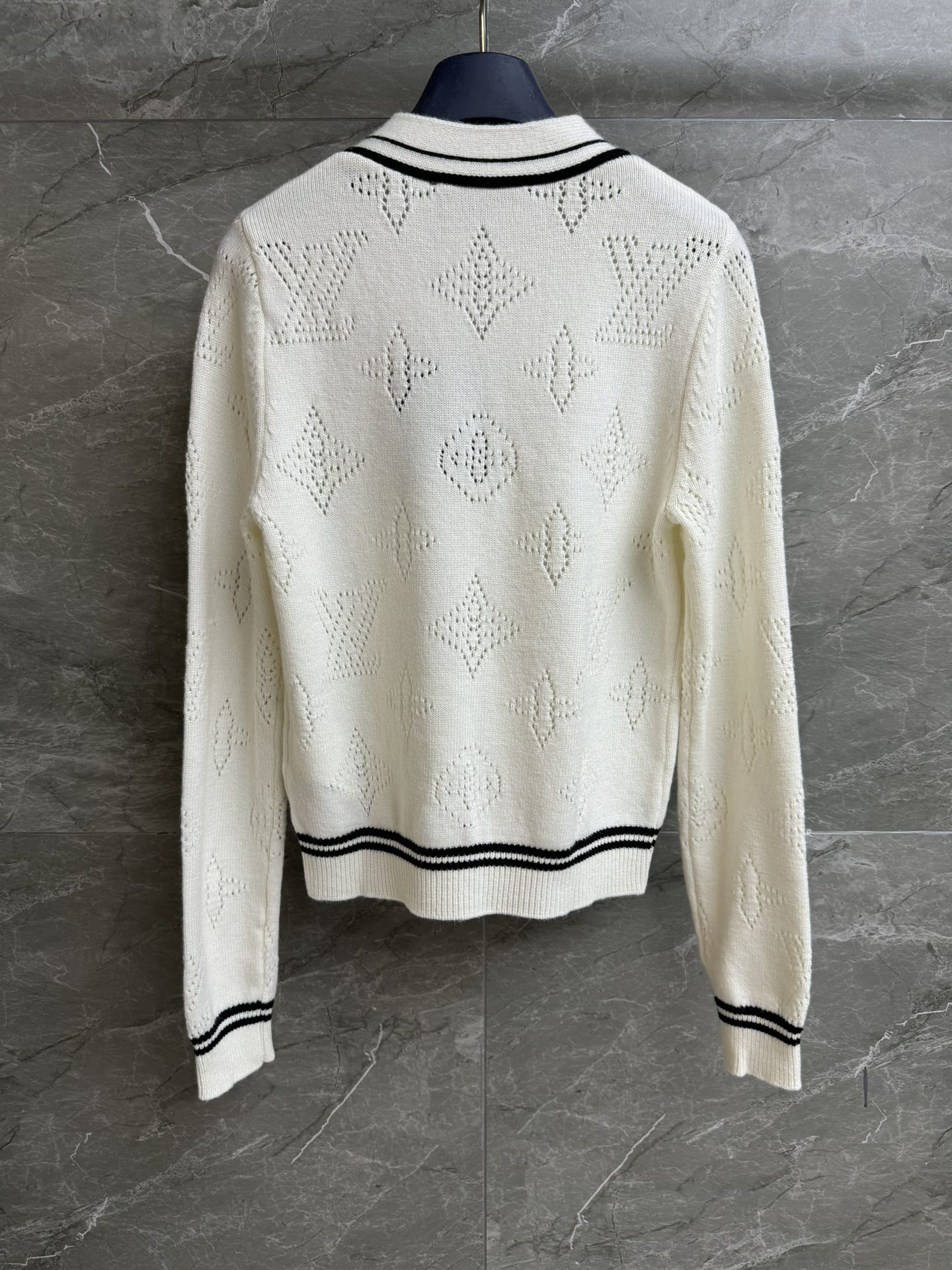 Louis vuitton ストライプアクセント プルオーバー