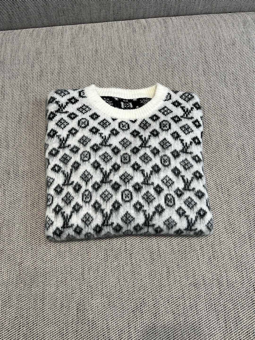 Louis vuitton モノグラムブラッシュドニットプルオーバー